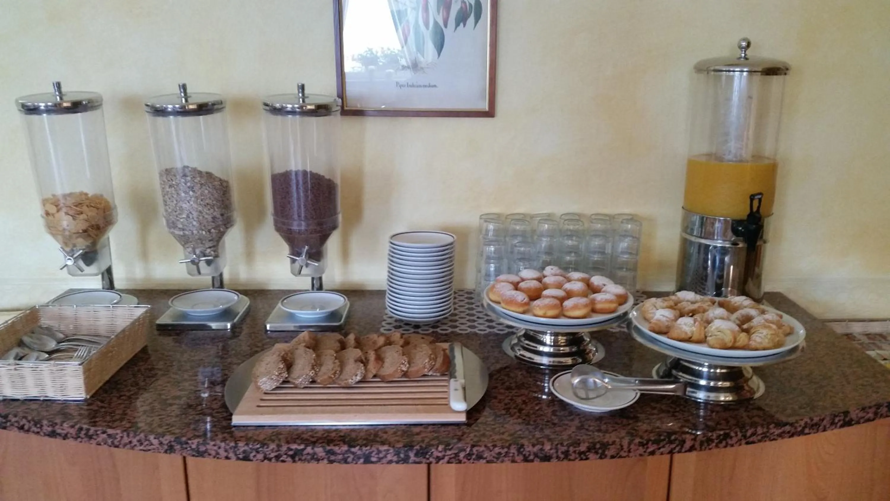 Breakfast in Hotel Residence Sirenella