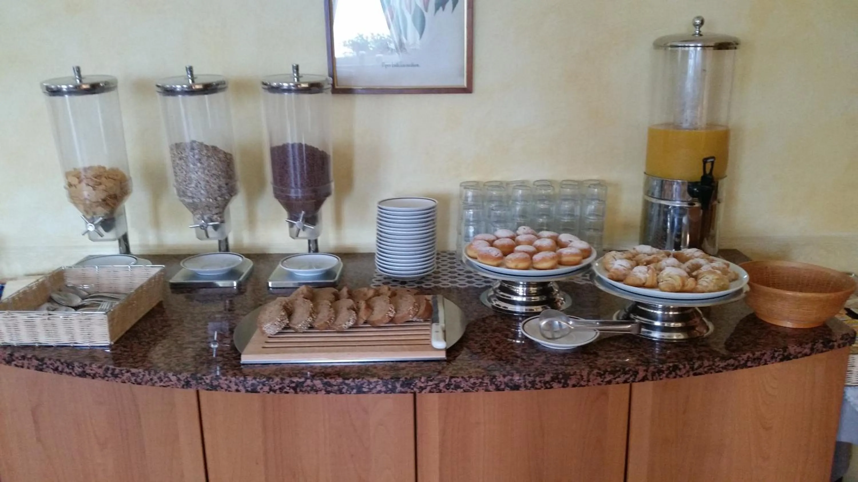Breakfast in Hotel Residence Sirenella