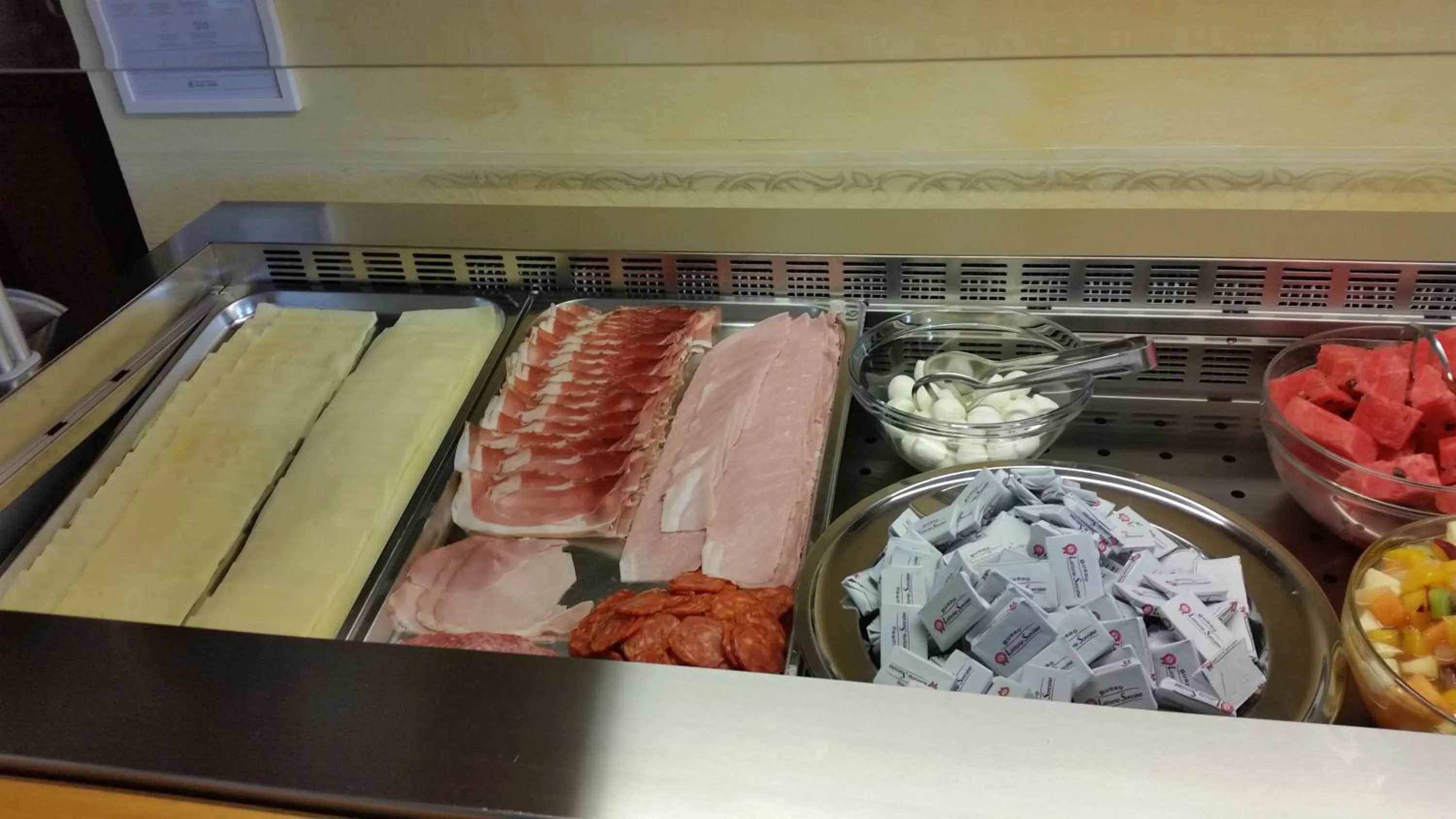 Buffet breakfast in Hotel Residence Sirenella