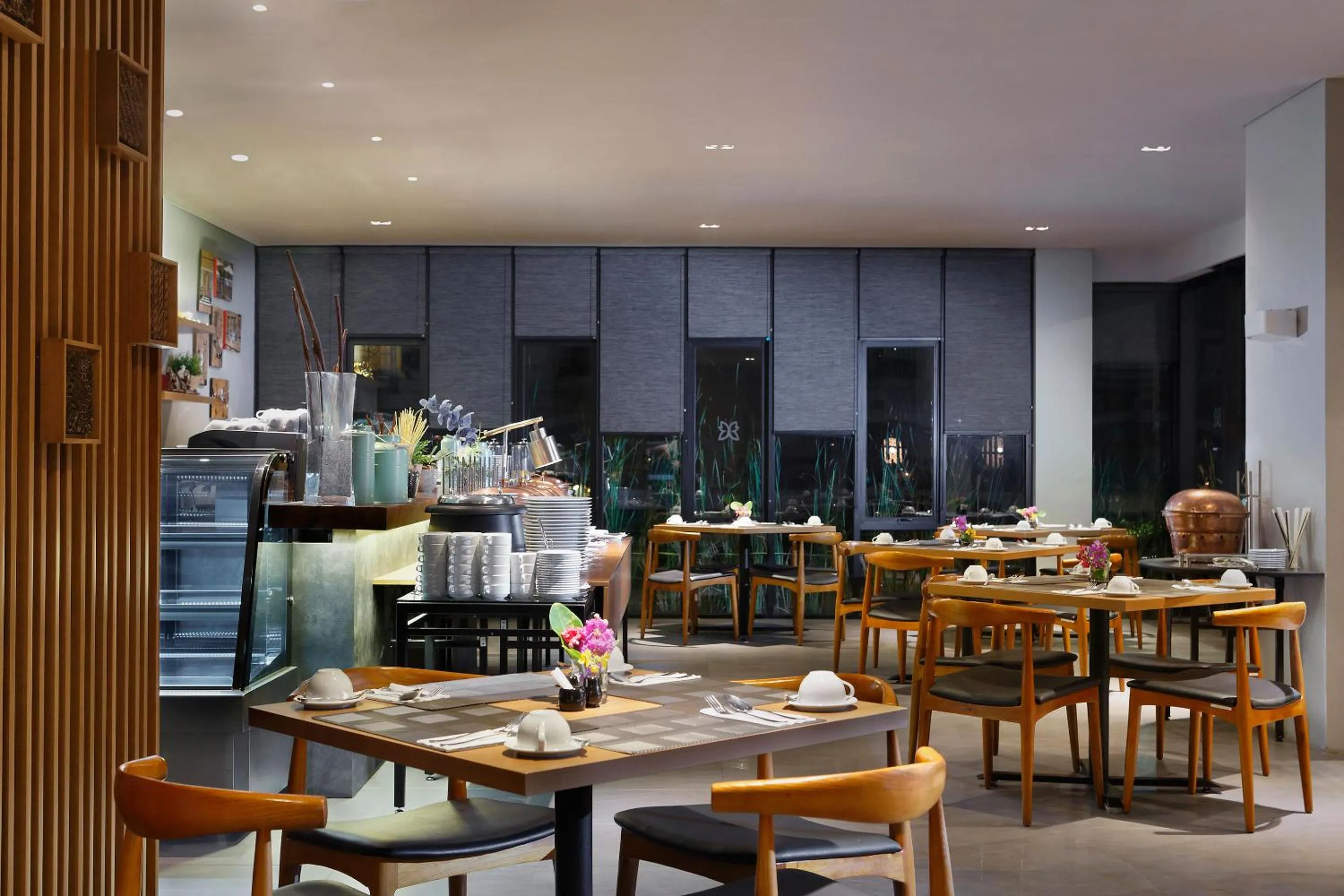 Restaurant/places to eat in BATIQA Hotel Jababeka Cikarang