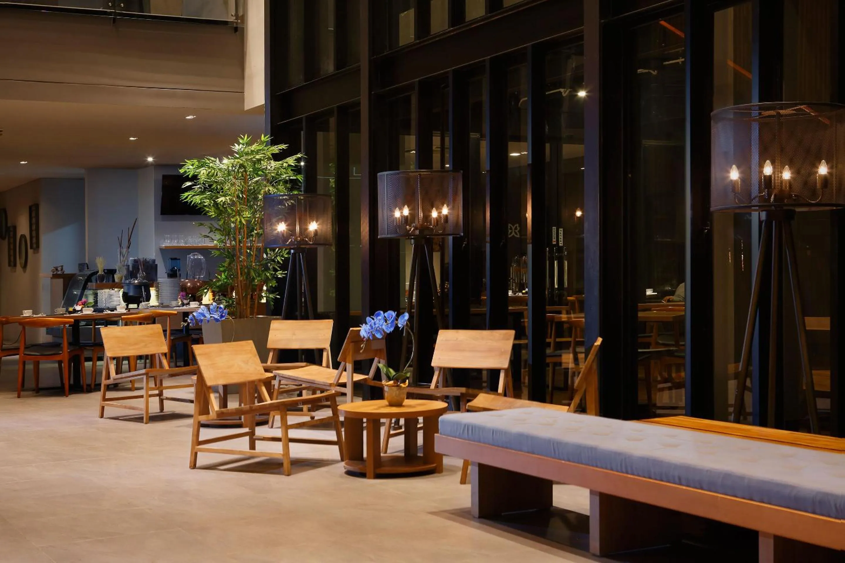 Lobby or reception in BATIQA Hotel Jababeka Cikarang