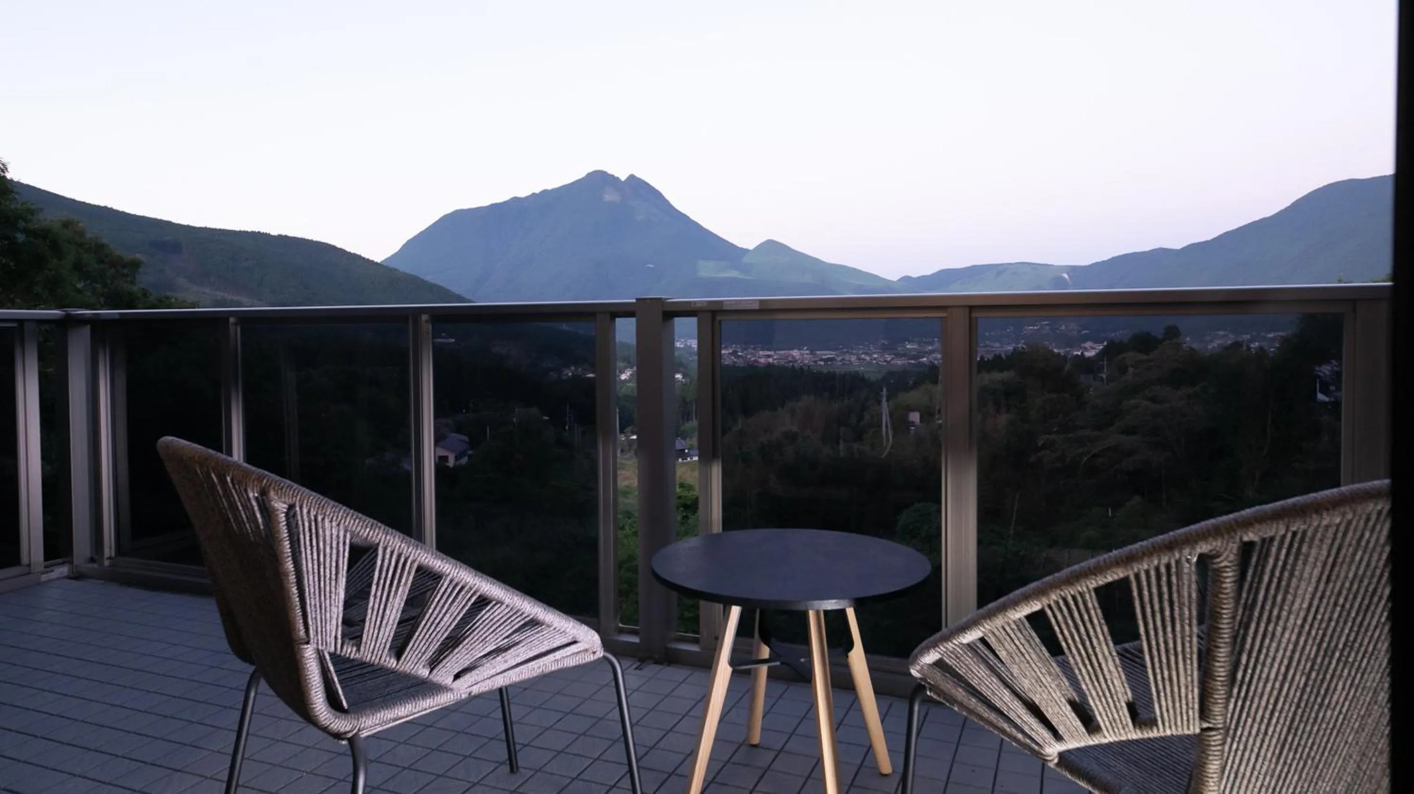 Photo of the whole room in Yufuin Tsubaki