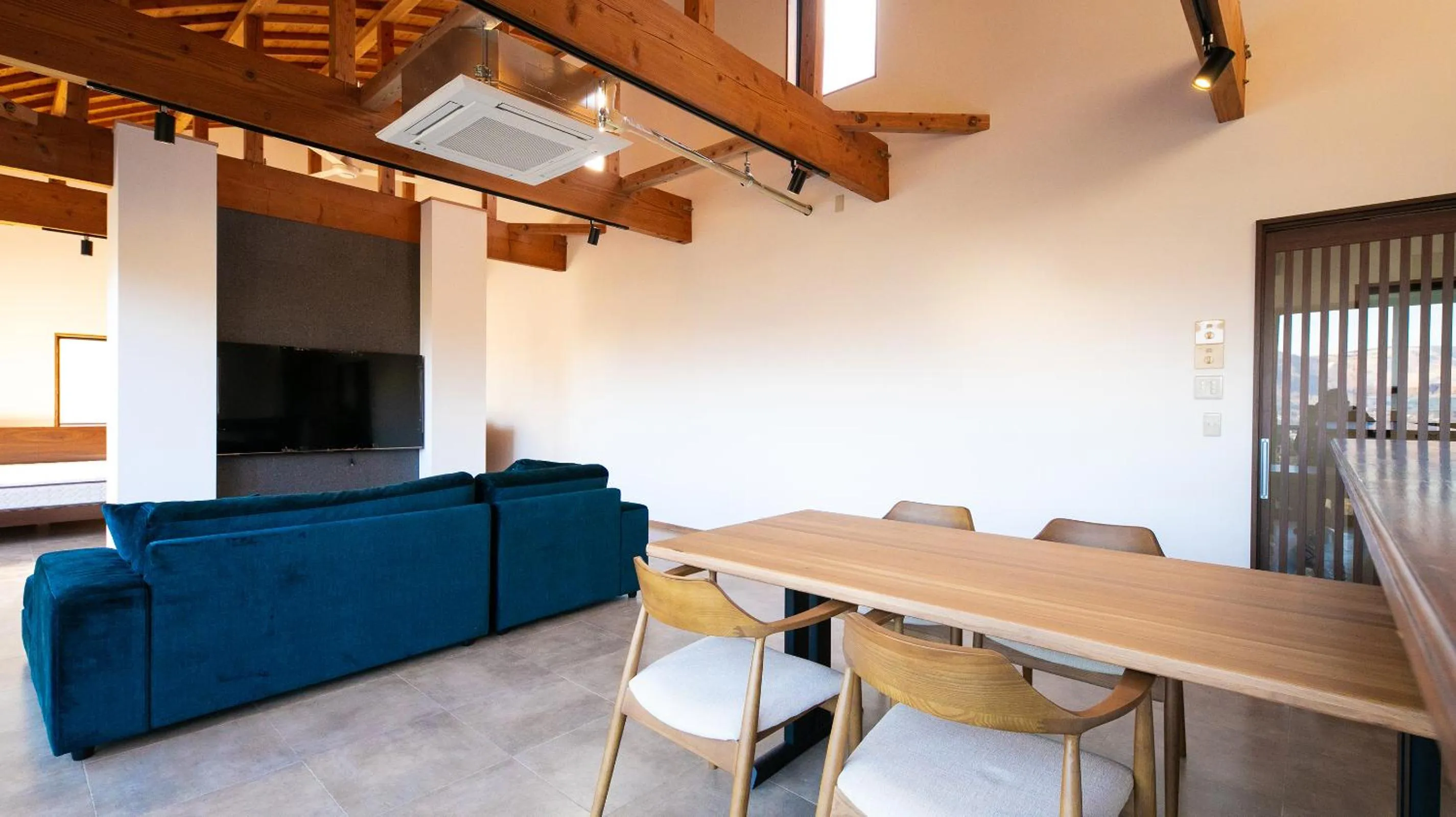 Photo of the whole room in Yufuin Tsubaki