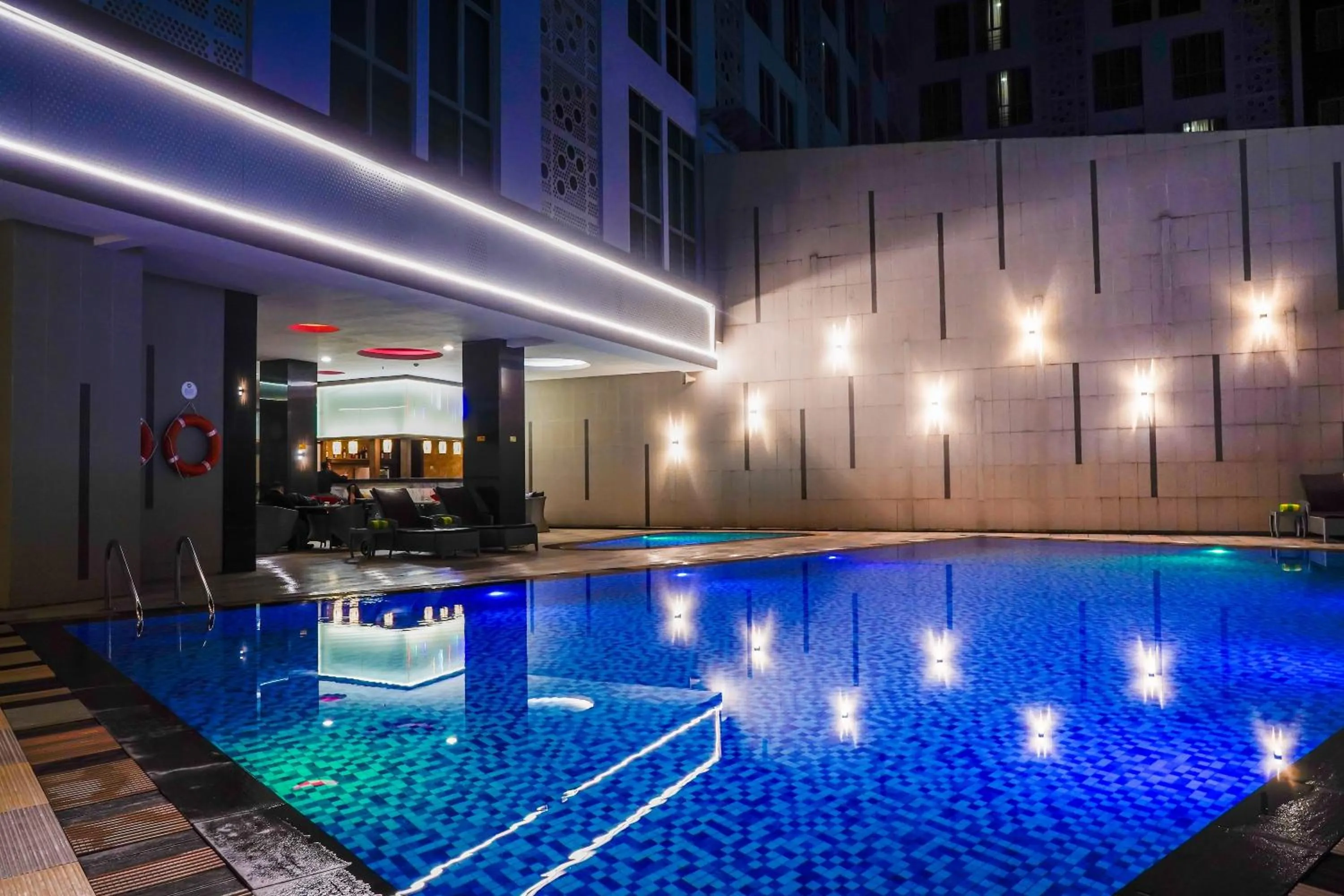 Swimming pool in Nagoya Hill Hotel Batam