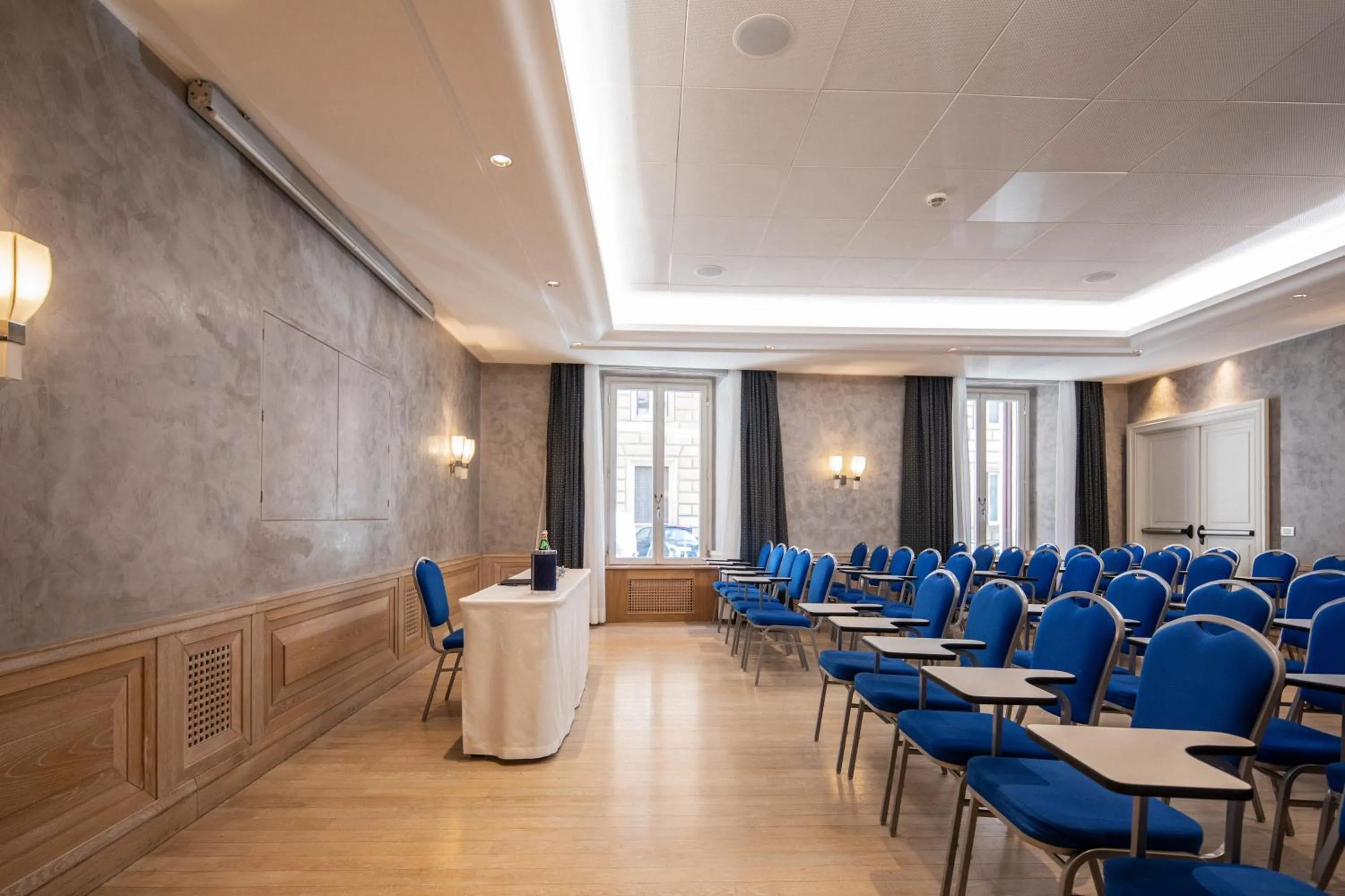 Area and facilities in Rose Garden Palace Roma by OMNIA hotels