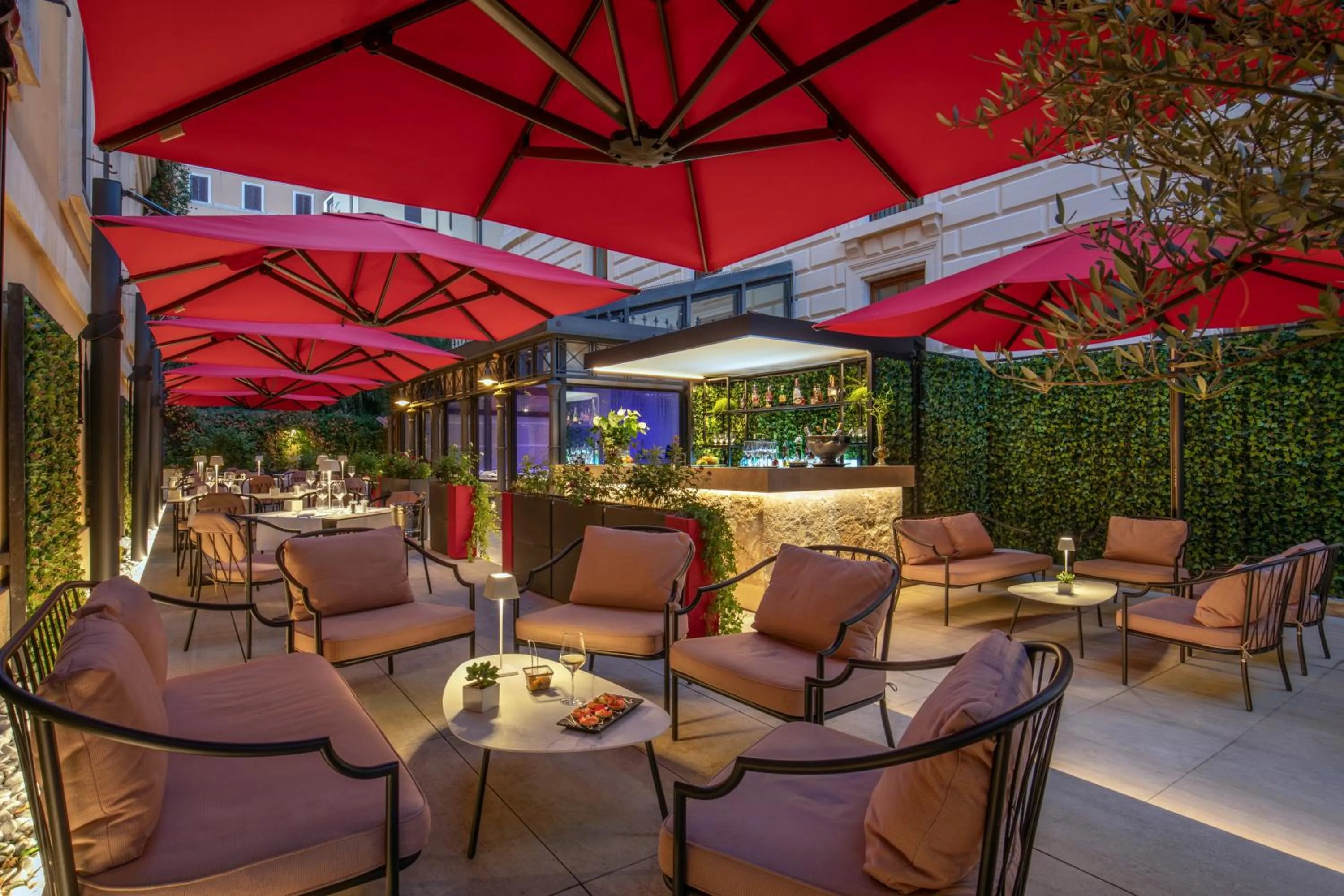 Garden in Rose Garden Palace Roma by OMNIA hotels