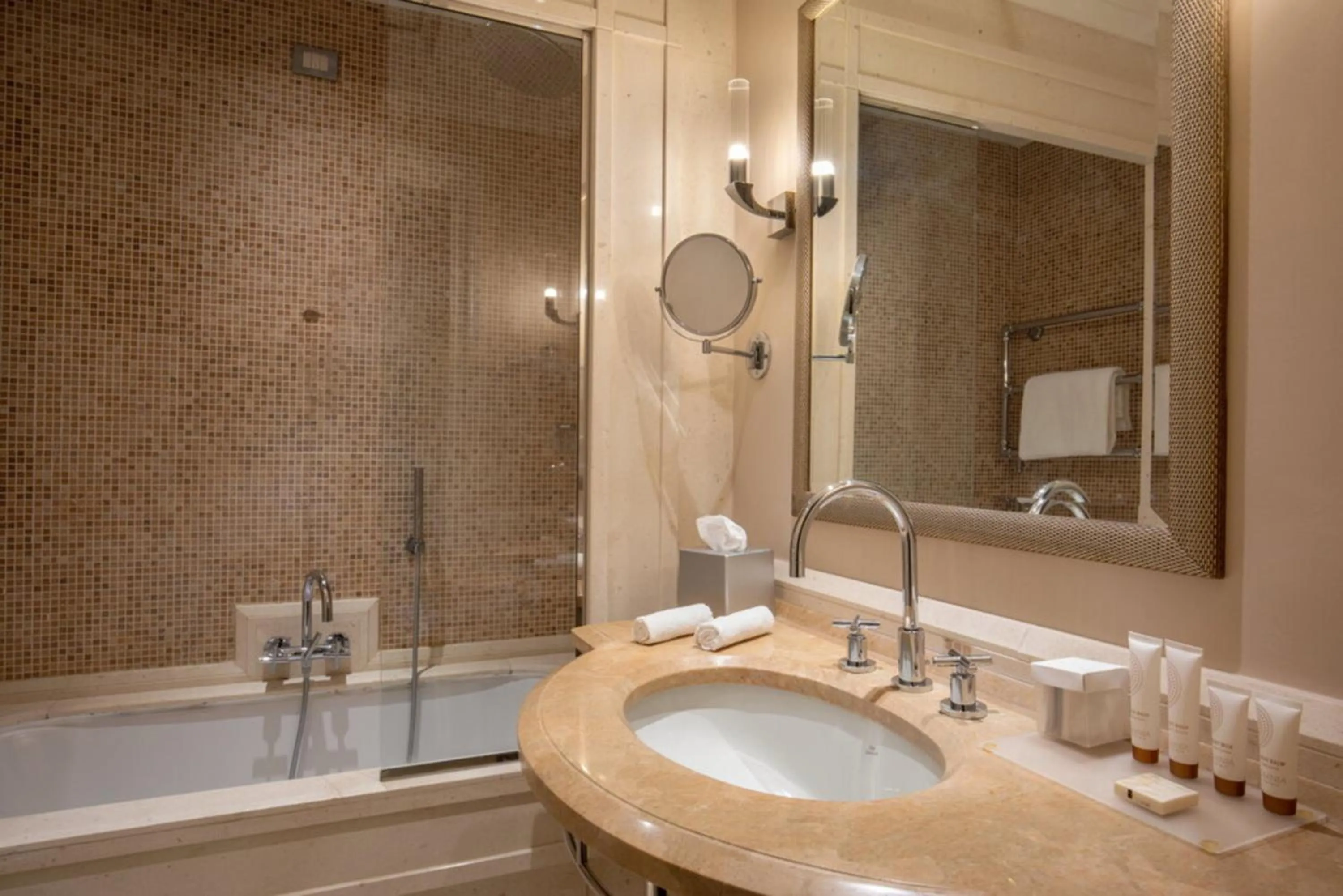 Shower in Rose Garden Palace Roma by OMNIA hotels