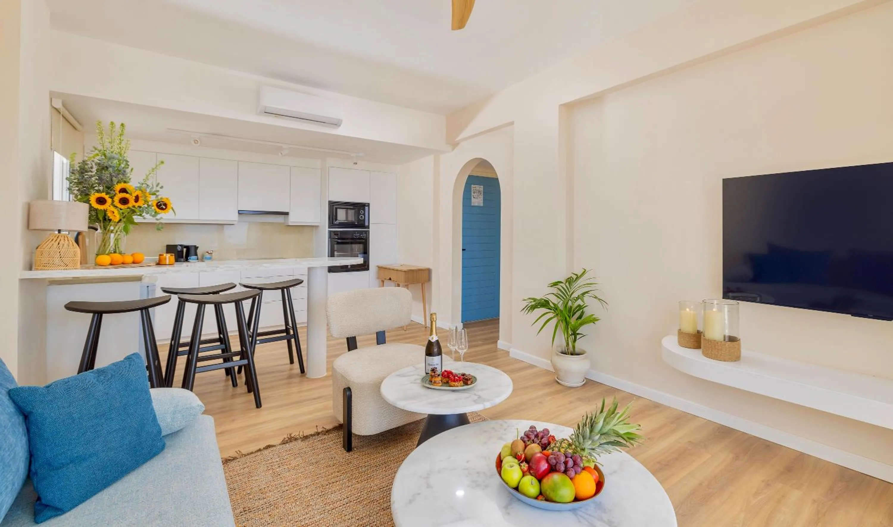 TV and multimedia in WellClub Resort - Wellness & SeaView Suites