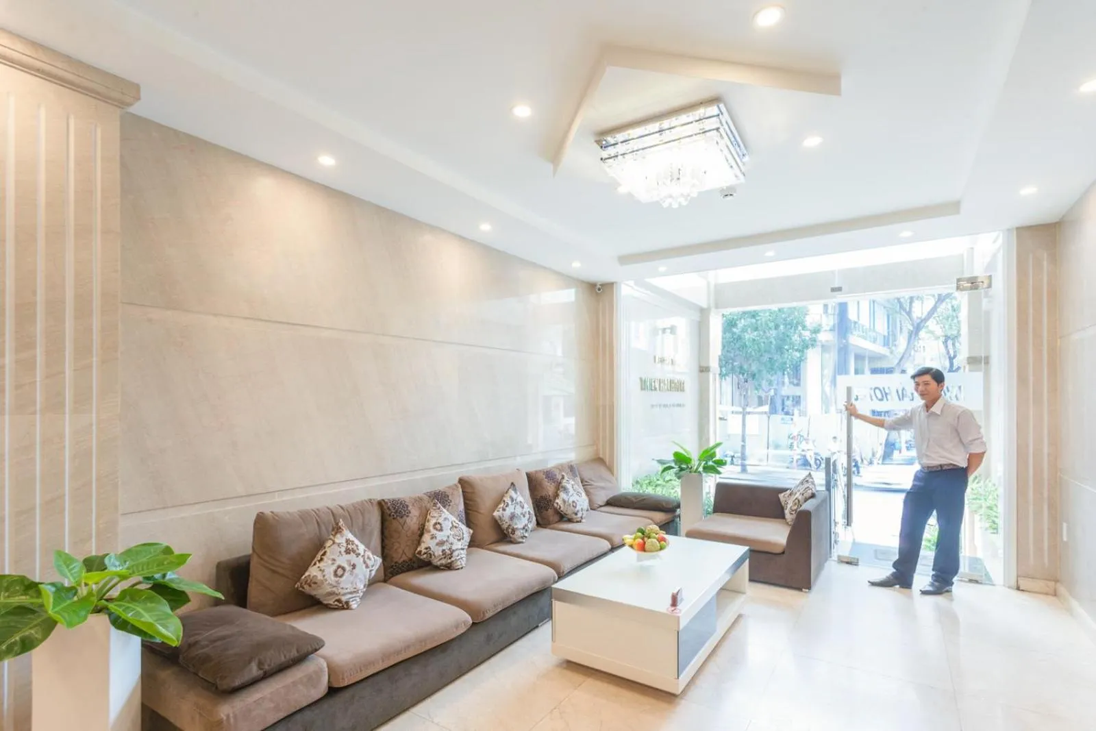 Staff in Thien Hai Hotel