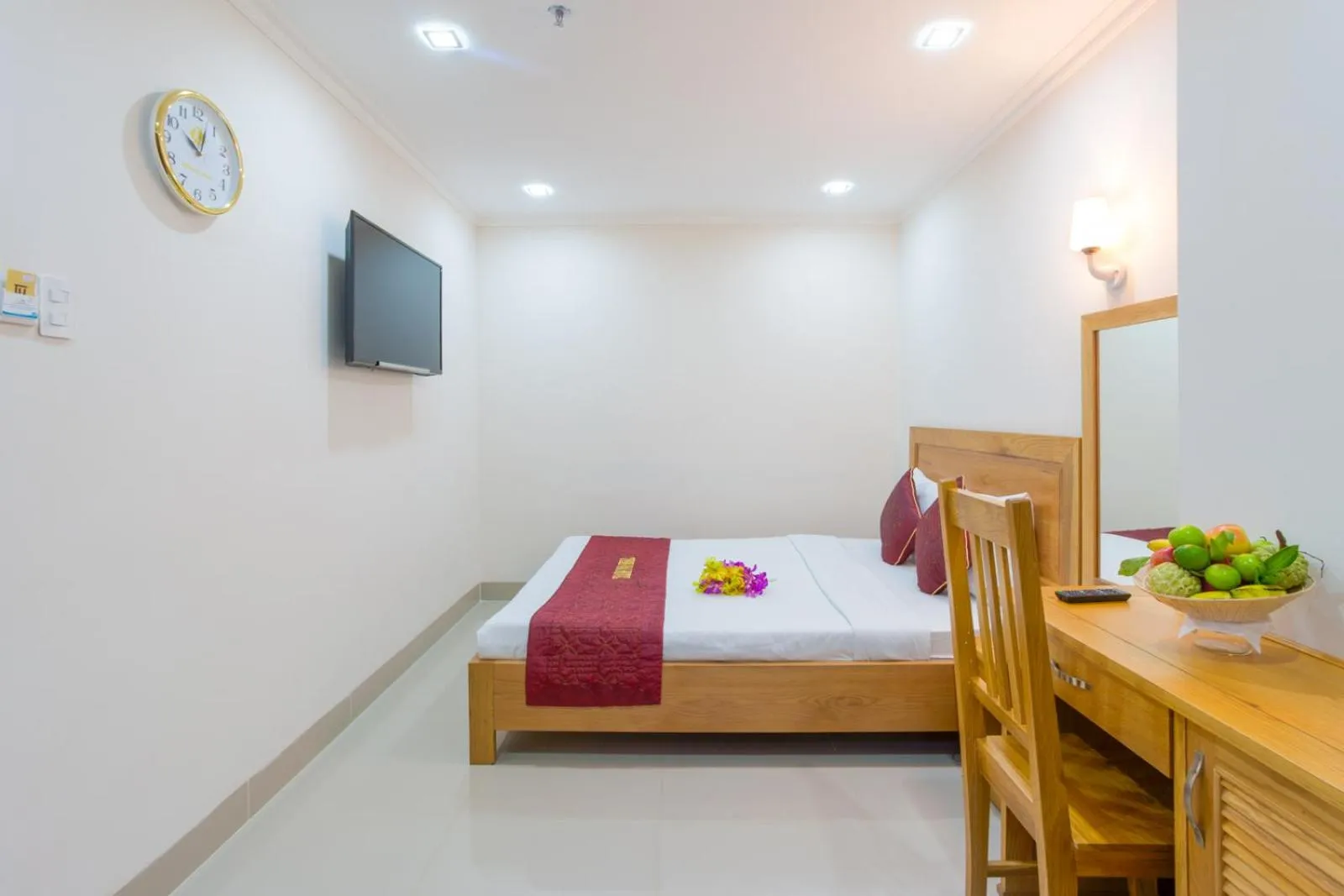 Photo of the whole room, Bed in Thien Hai Hotel