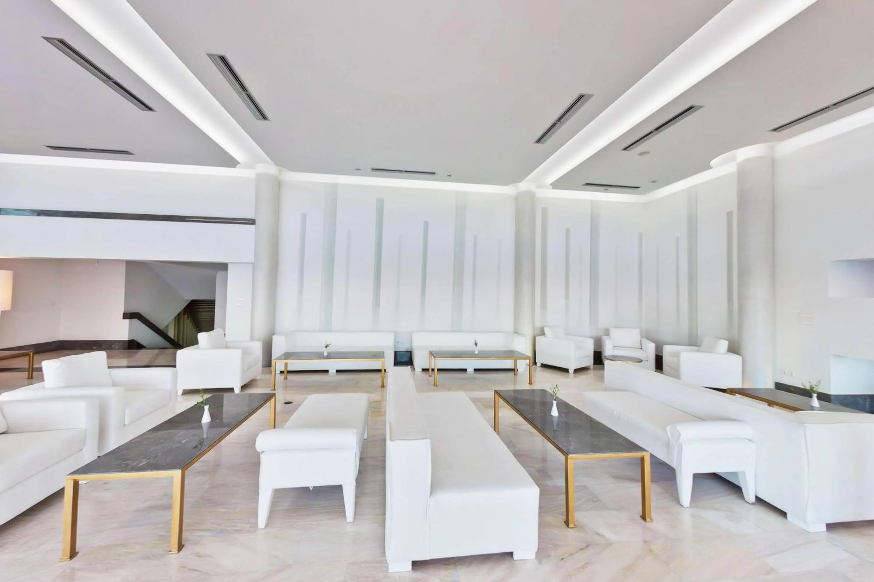 Lounge or bar in Royal Marmin Bay Boutique & Art Hotel