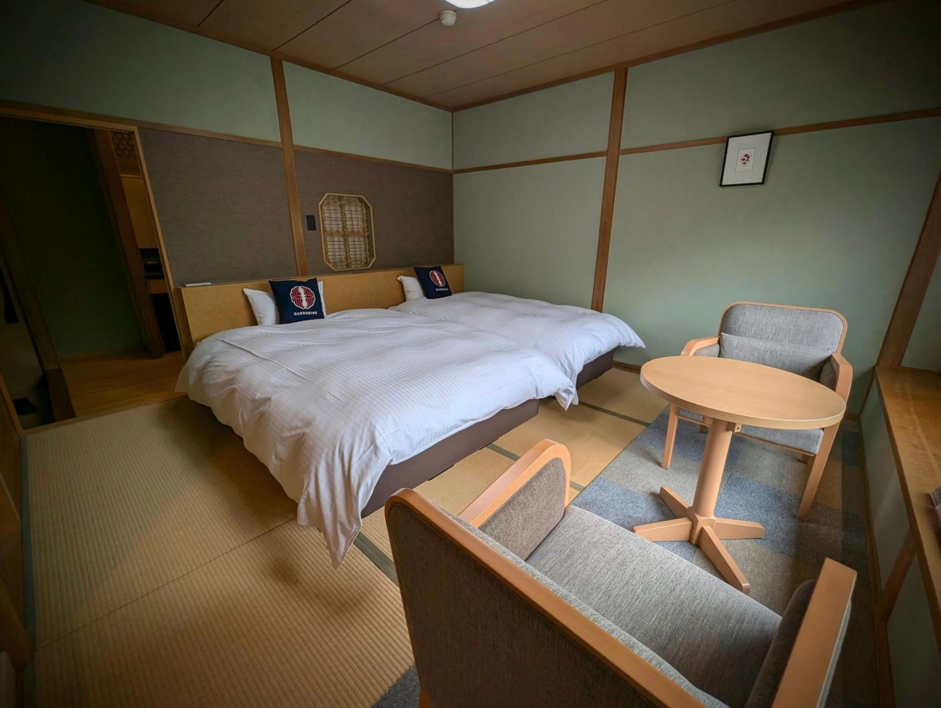 Photo of the whole room, Bed in Ryoso Yufuin Yamadaya