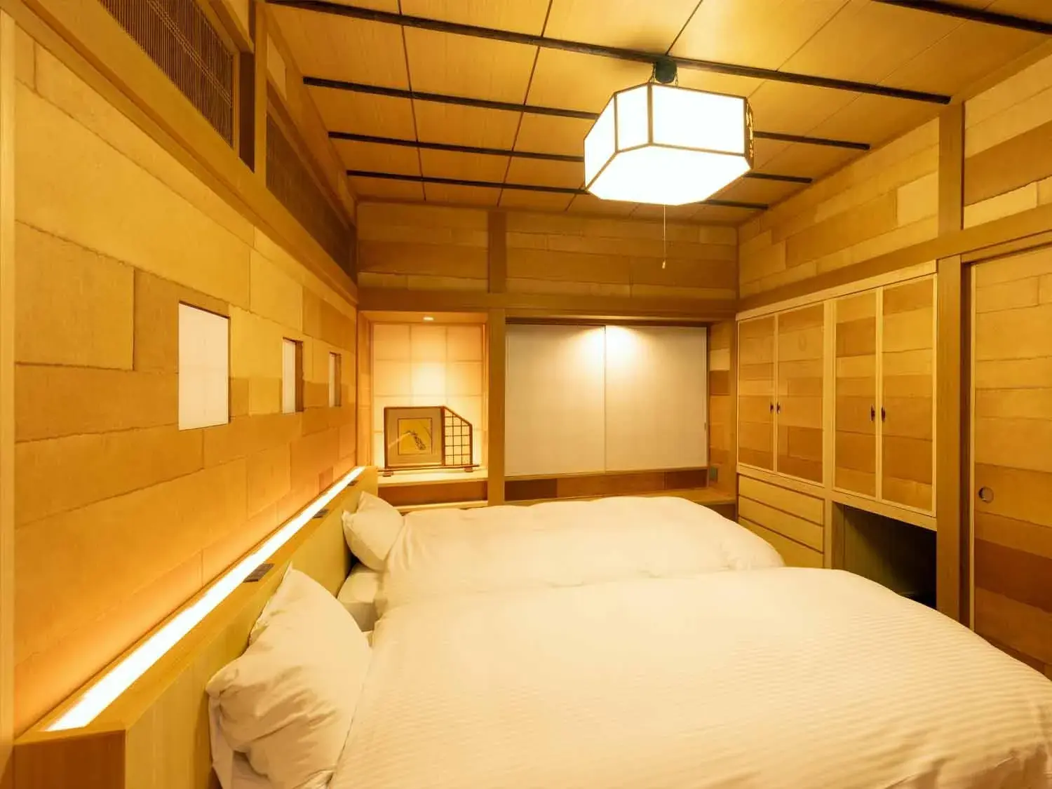 Twin Room with Tatami Area with Hot Spring Bath and Open-Air Bath in Ryoso Yufuin Yamadaya Twin Room with Tatami Area with Hot Spring Bath and Open-Air Bath in Ryoso Yufuin Yamadaya