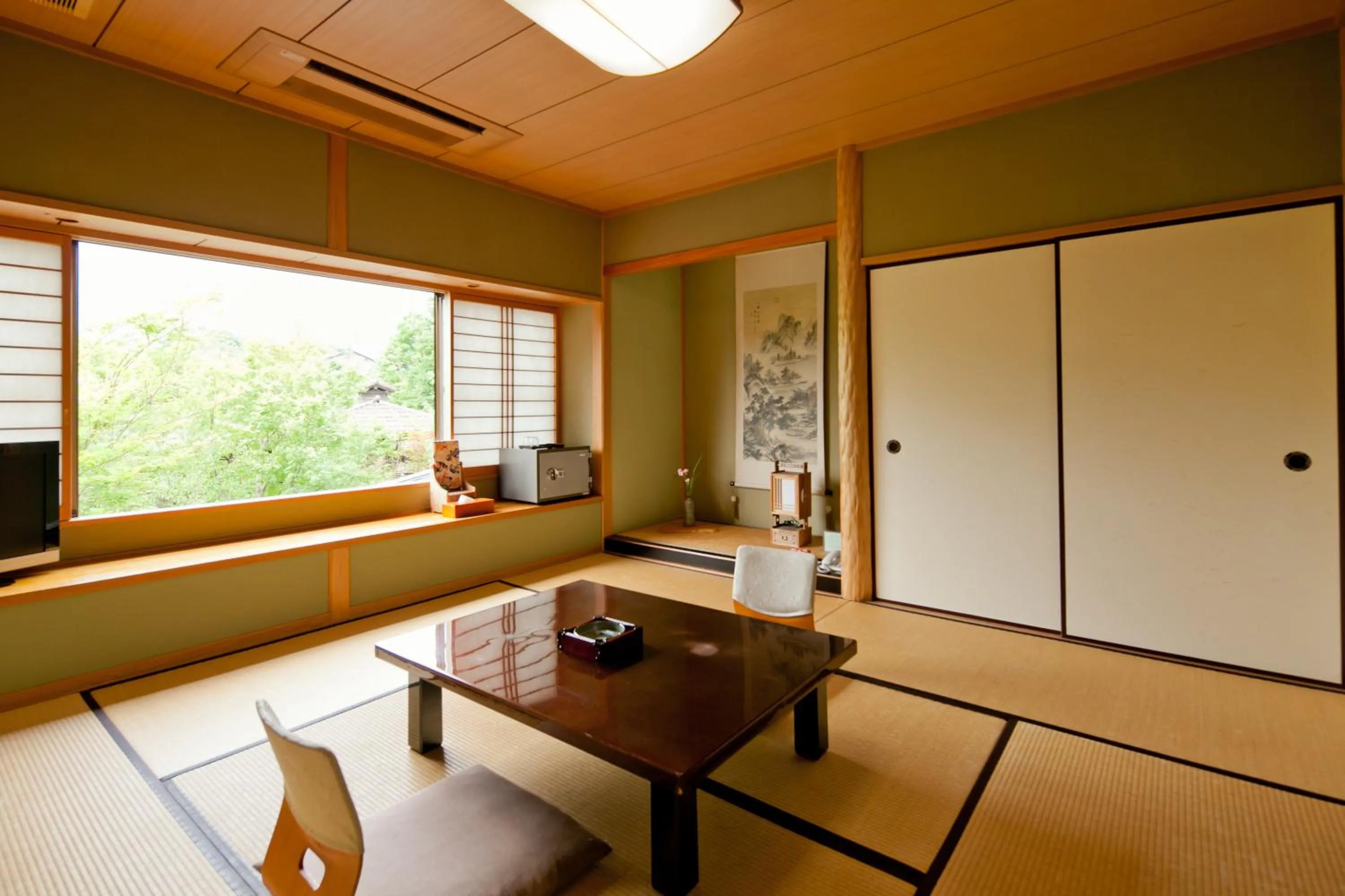 Photo of the whole room in Ryoso Yufuin Yamadaya