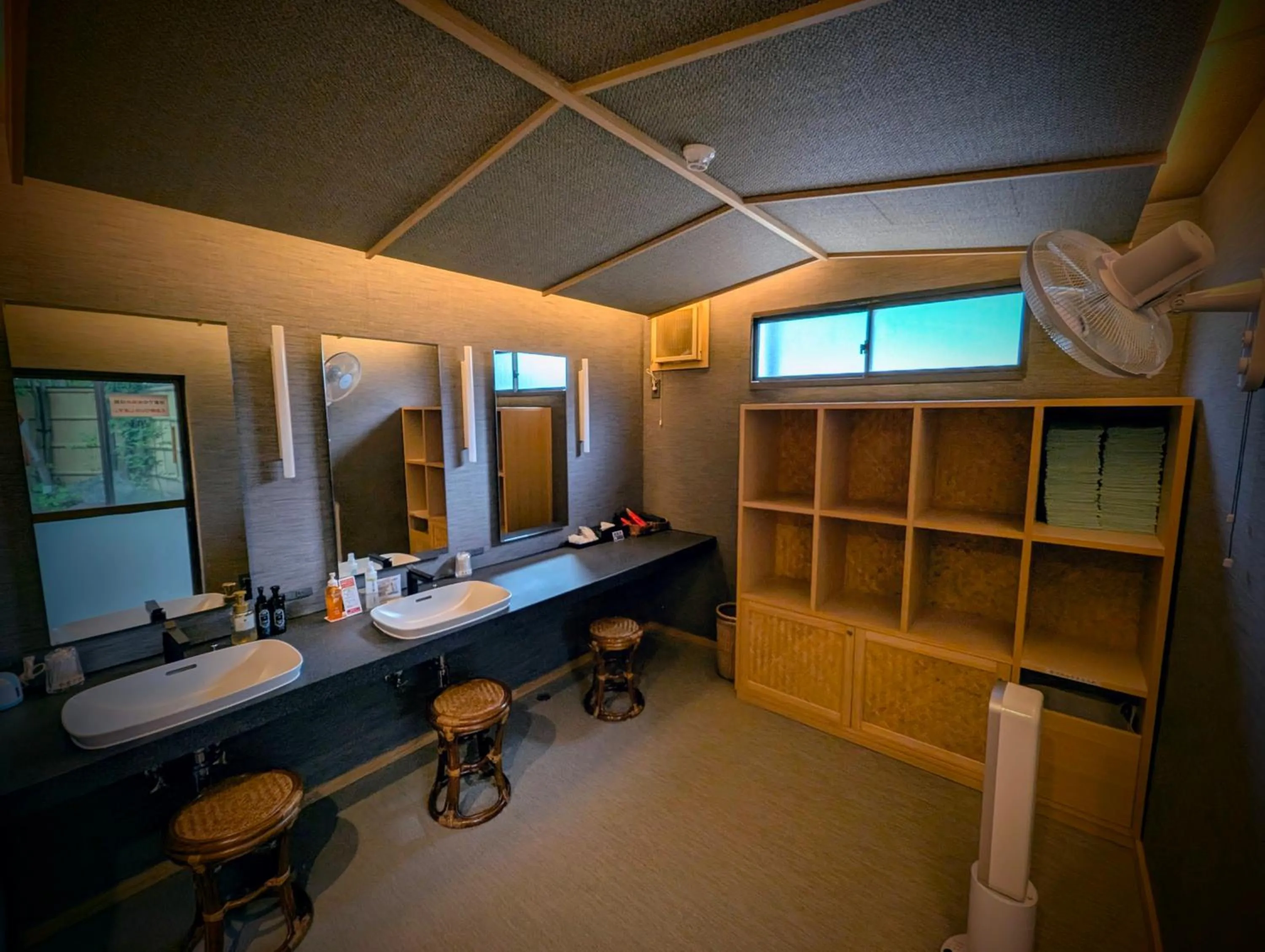 Hot Spring Bath in Ryoso Yufuin Yamadaya