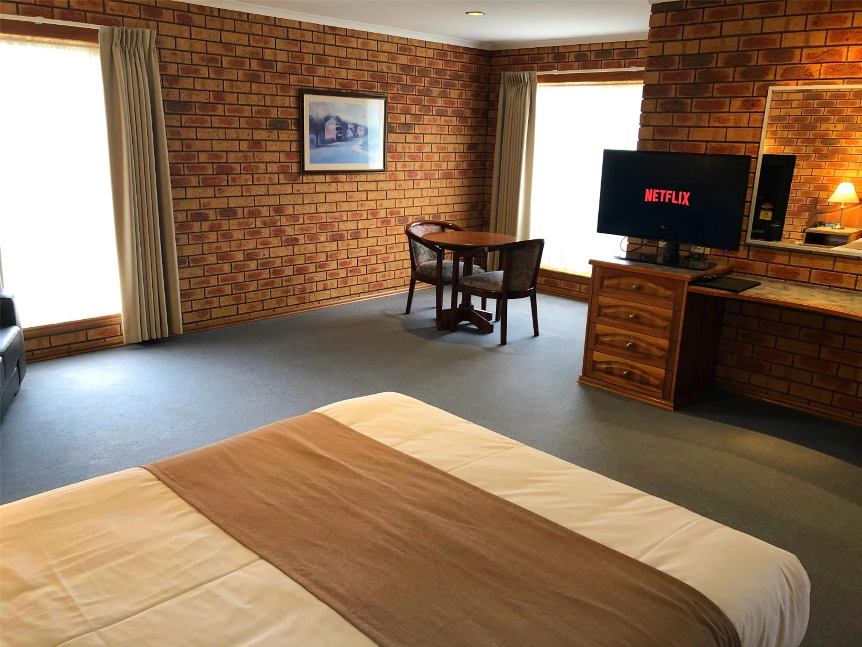 Bedroom, Bed in Victoriana Motor Inn