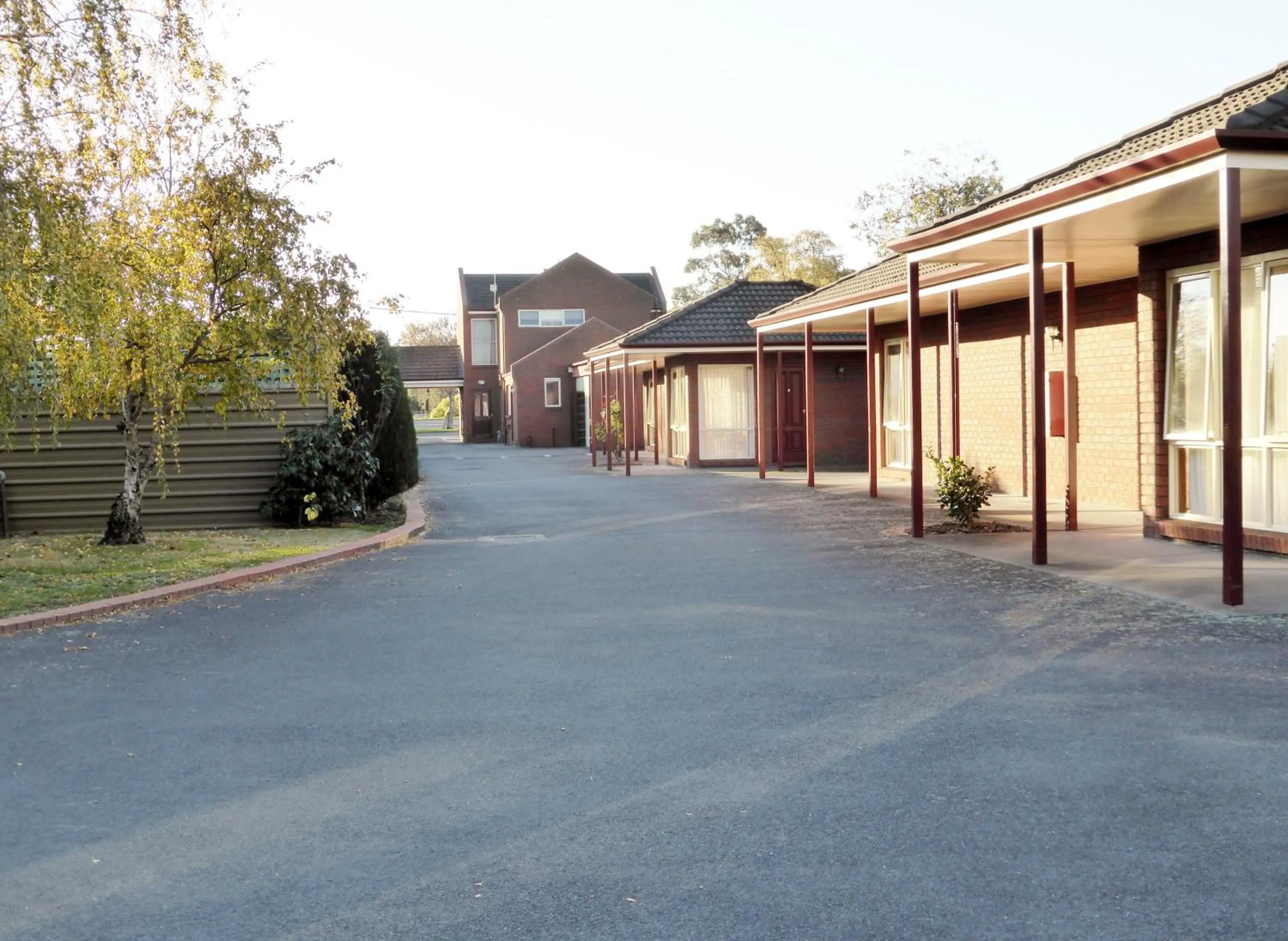 Property building in Victoriana Motor Inn