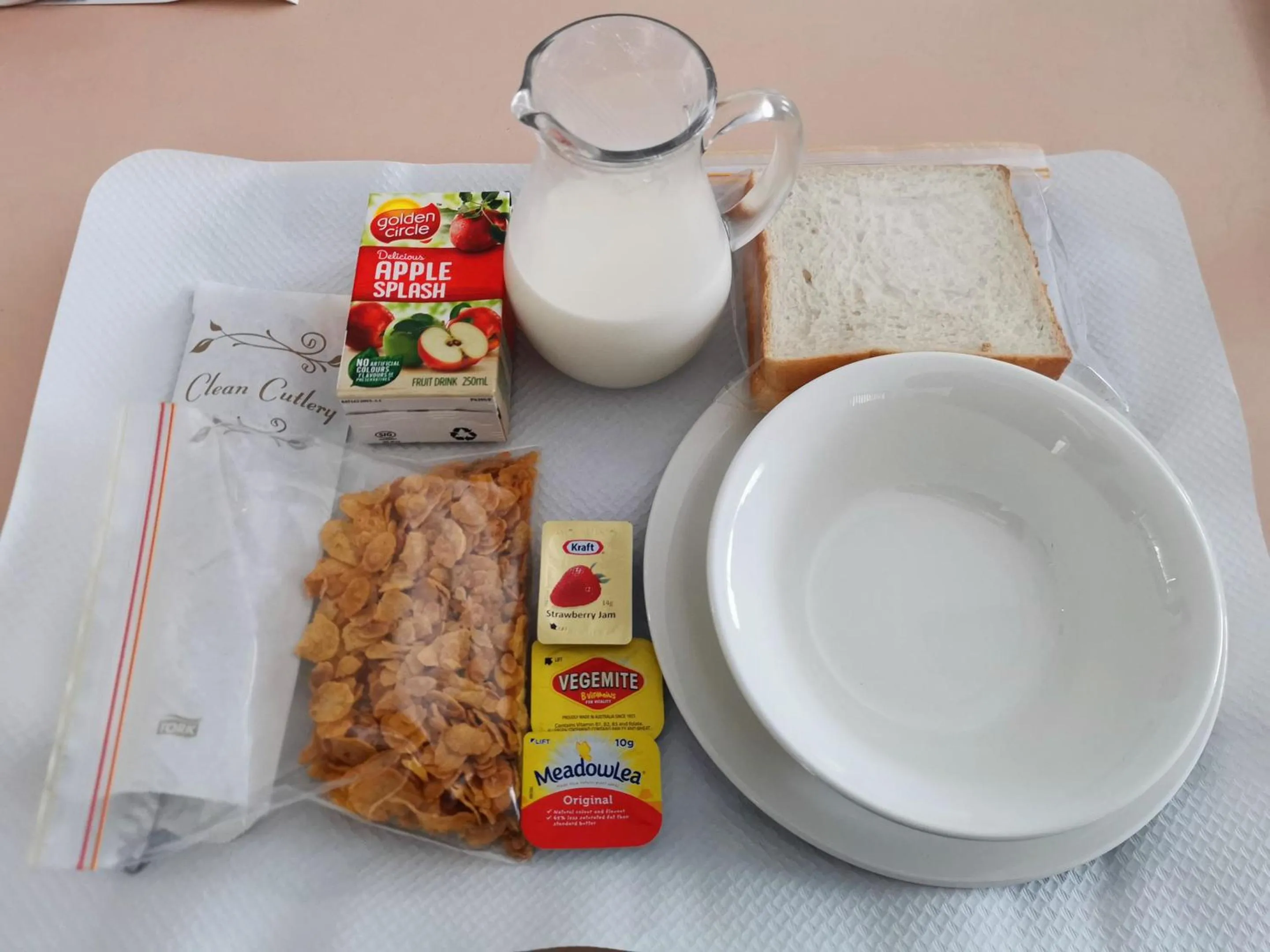 Continental breakfast in Victoriana Motor Inn