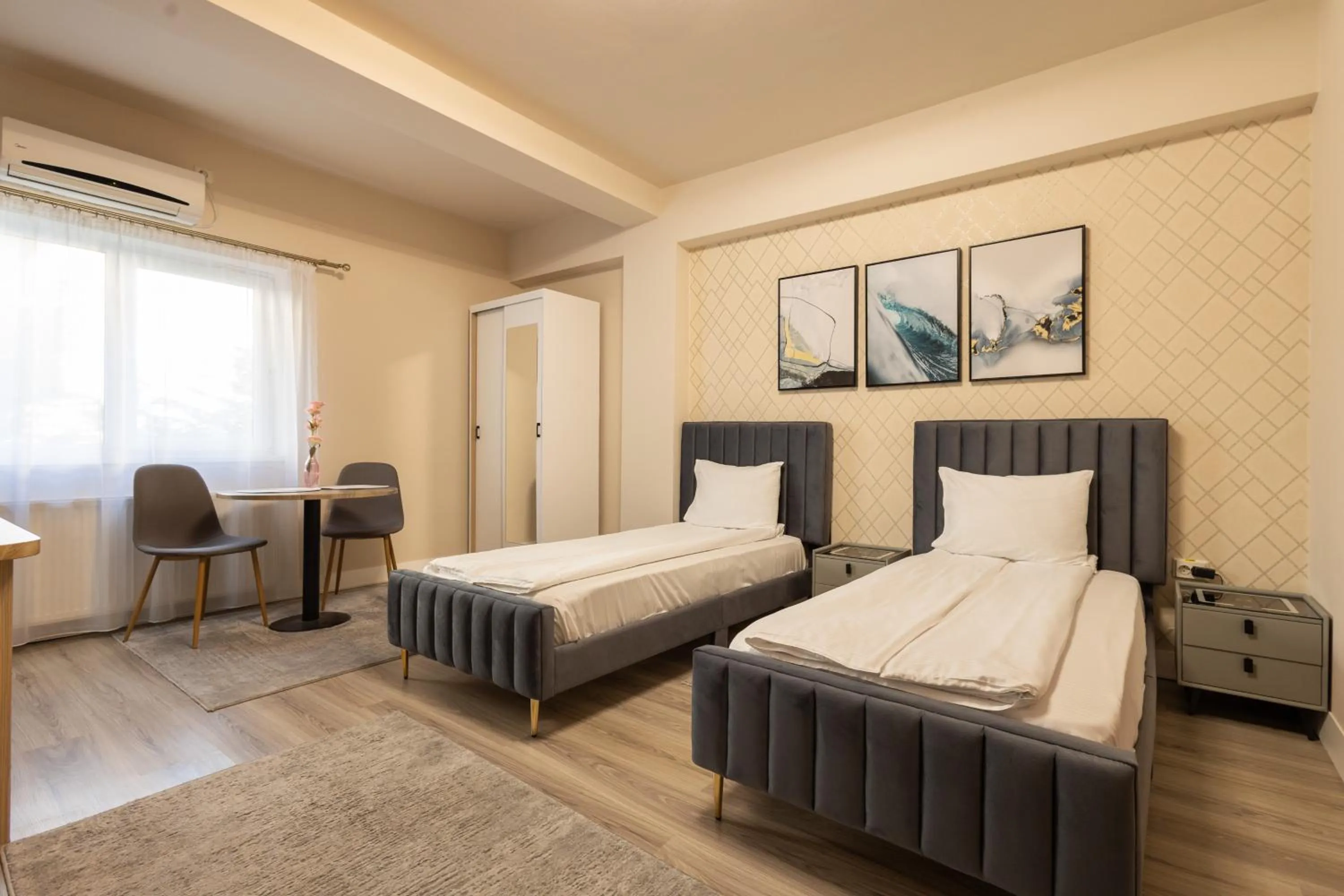 Bed in Apart Hotel Bonjour Cluj