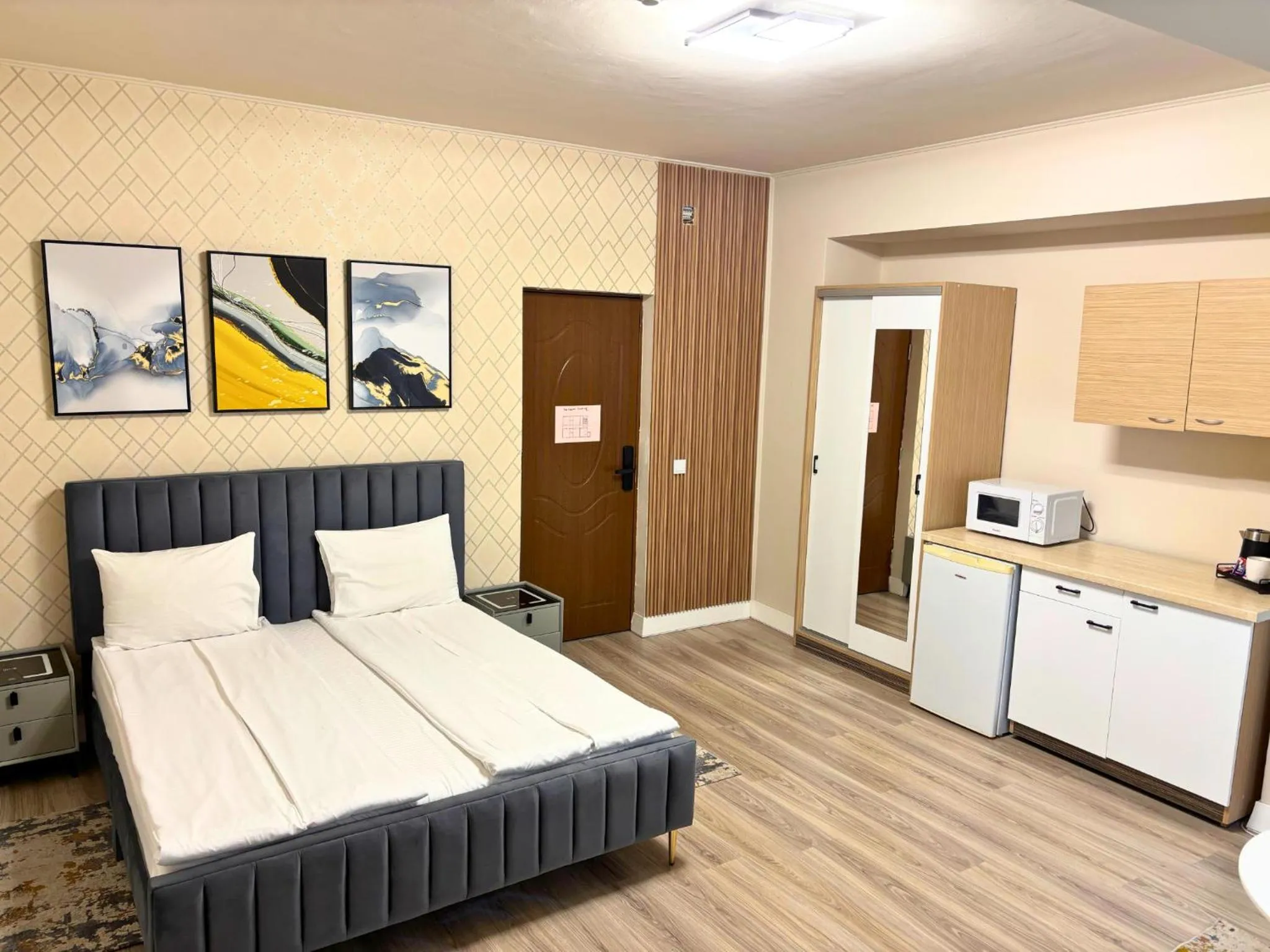 Bed in Apart Hotel Bonjour Cluj