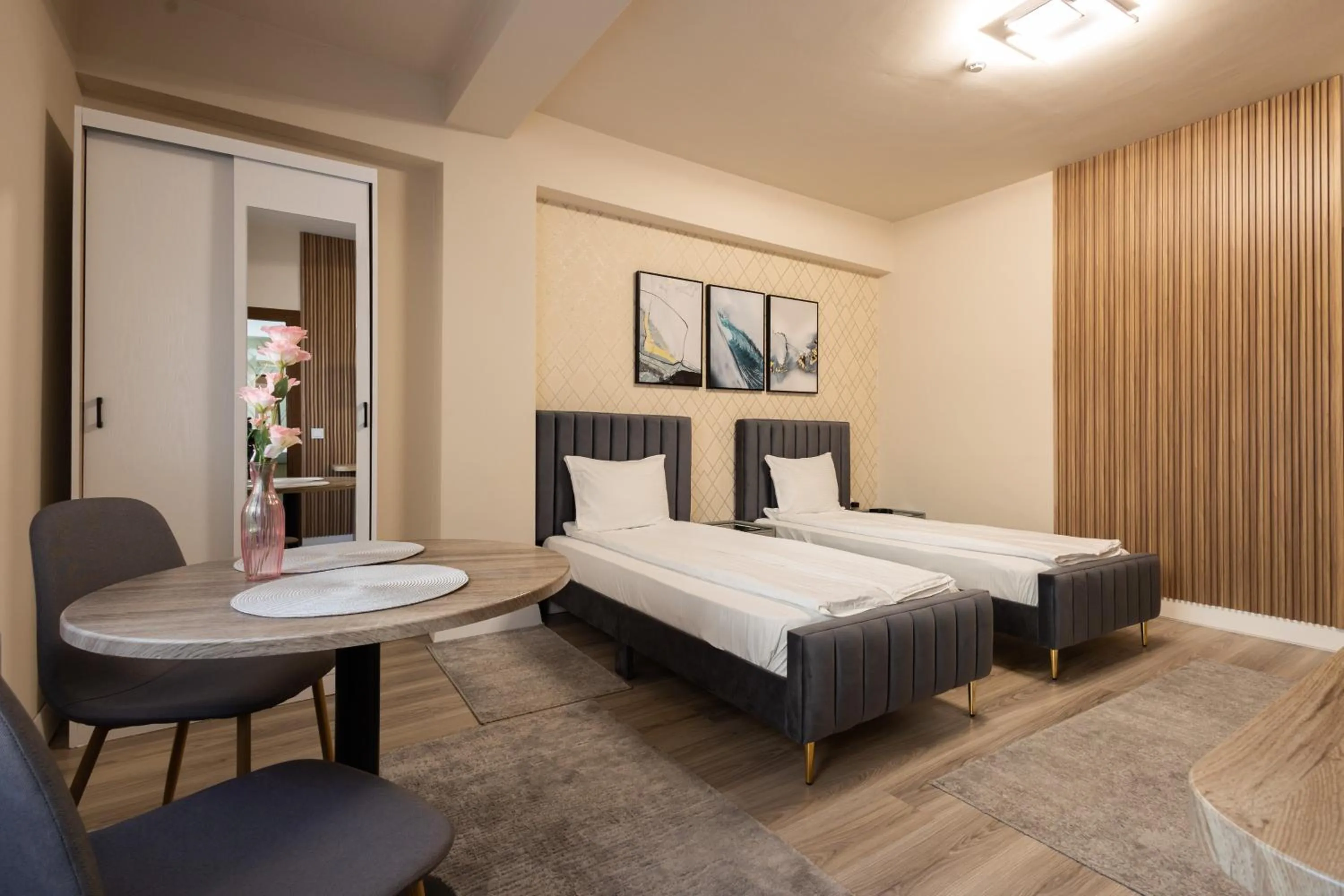 Bed in Apart Hotel Bonjour Cluj