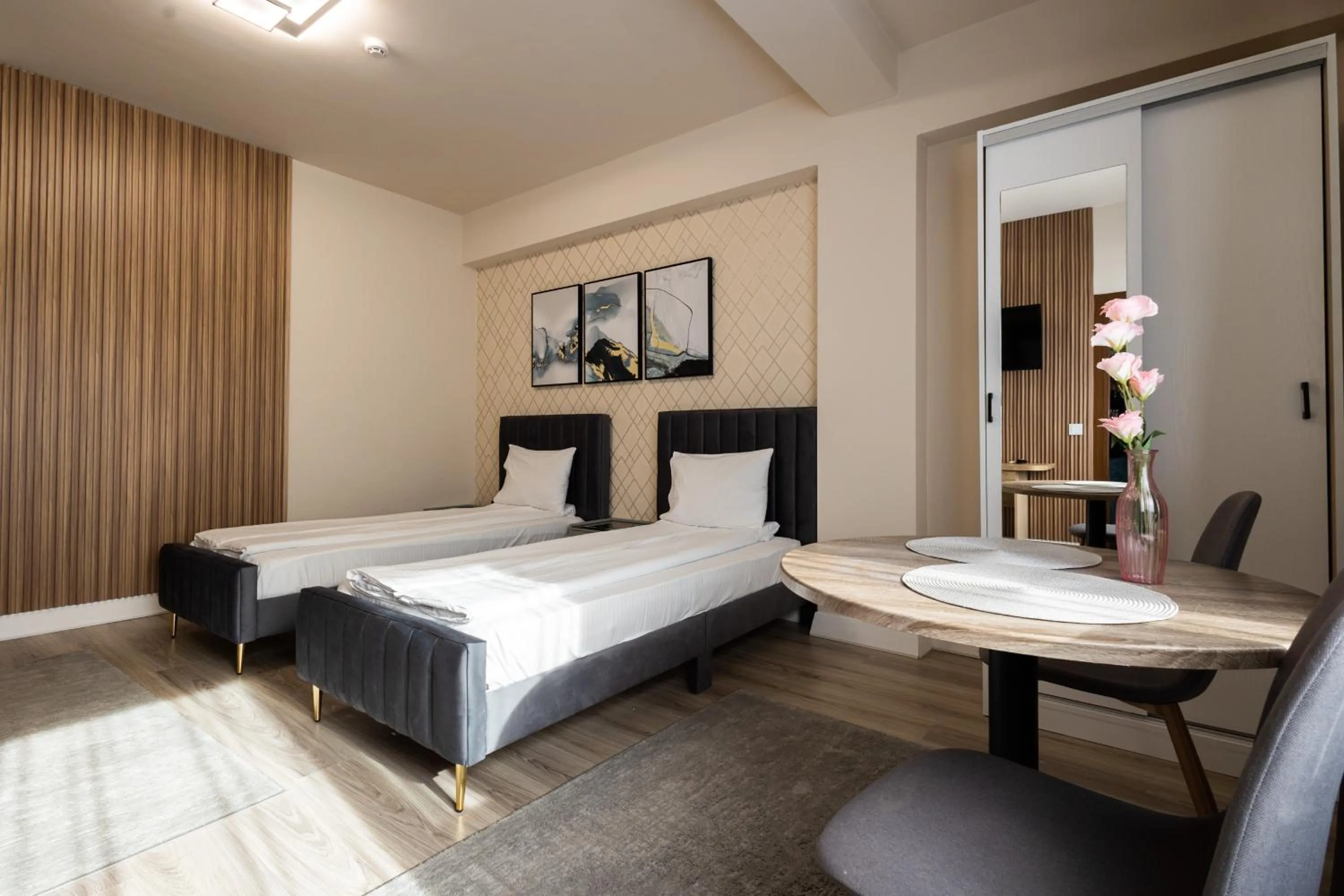 Bed in Apart Hotel Bonjour Cluj