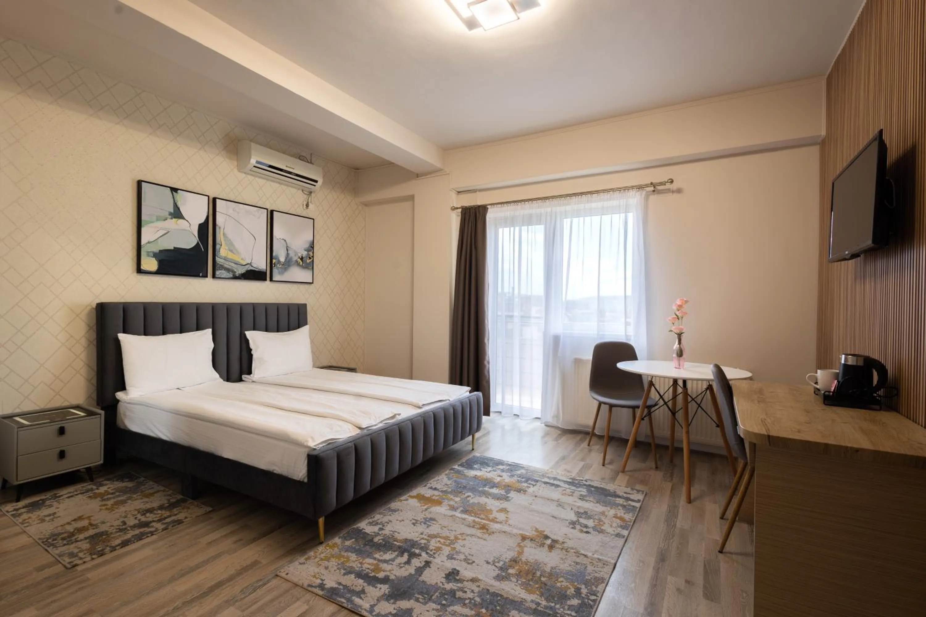 Bed in Apart Hotel Bonjour Cluj