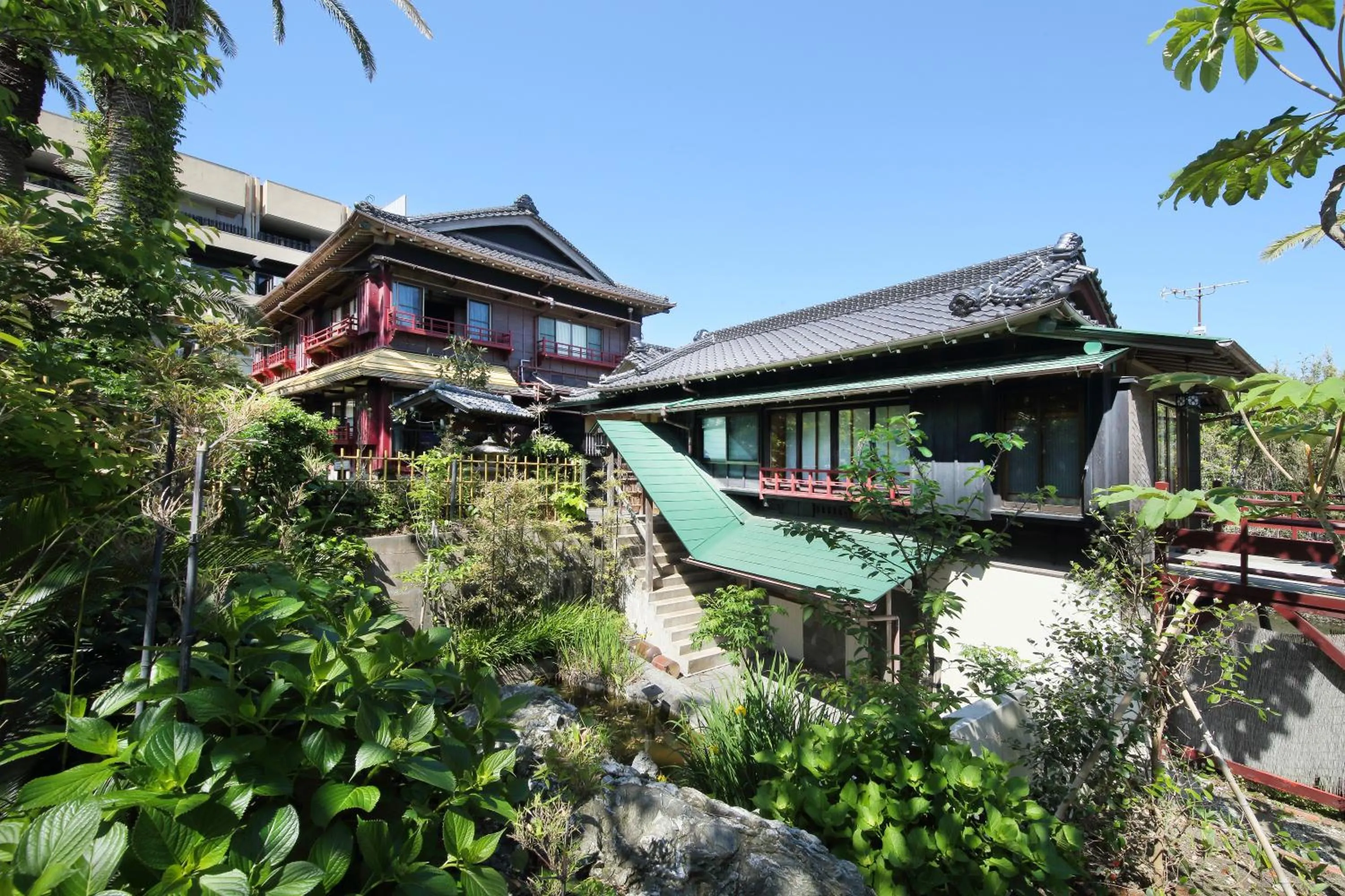 Property building in Chikurakan