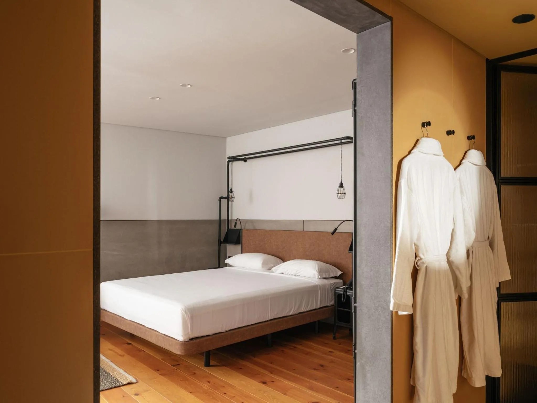 Bathroom, Bed in Inspira Santos Boutique Hotel