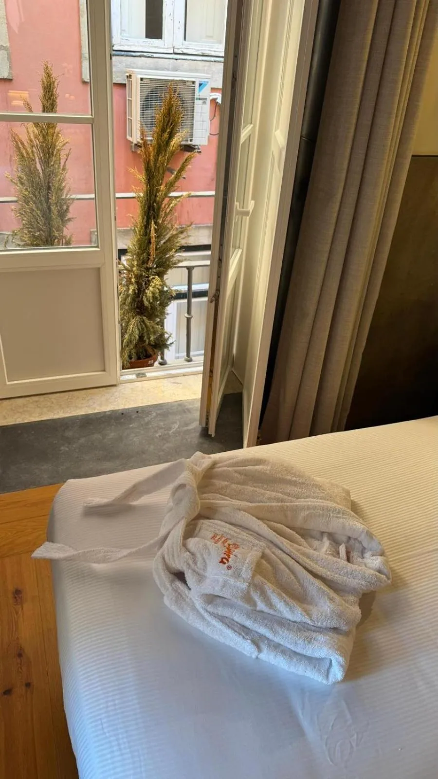 Bedroom in Inspira Santos Boutique Hotel