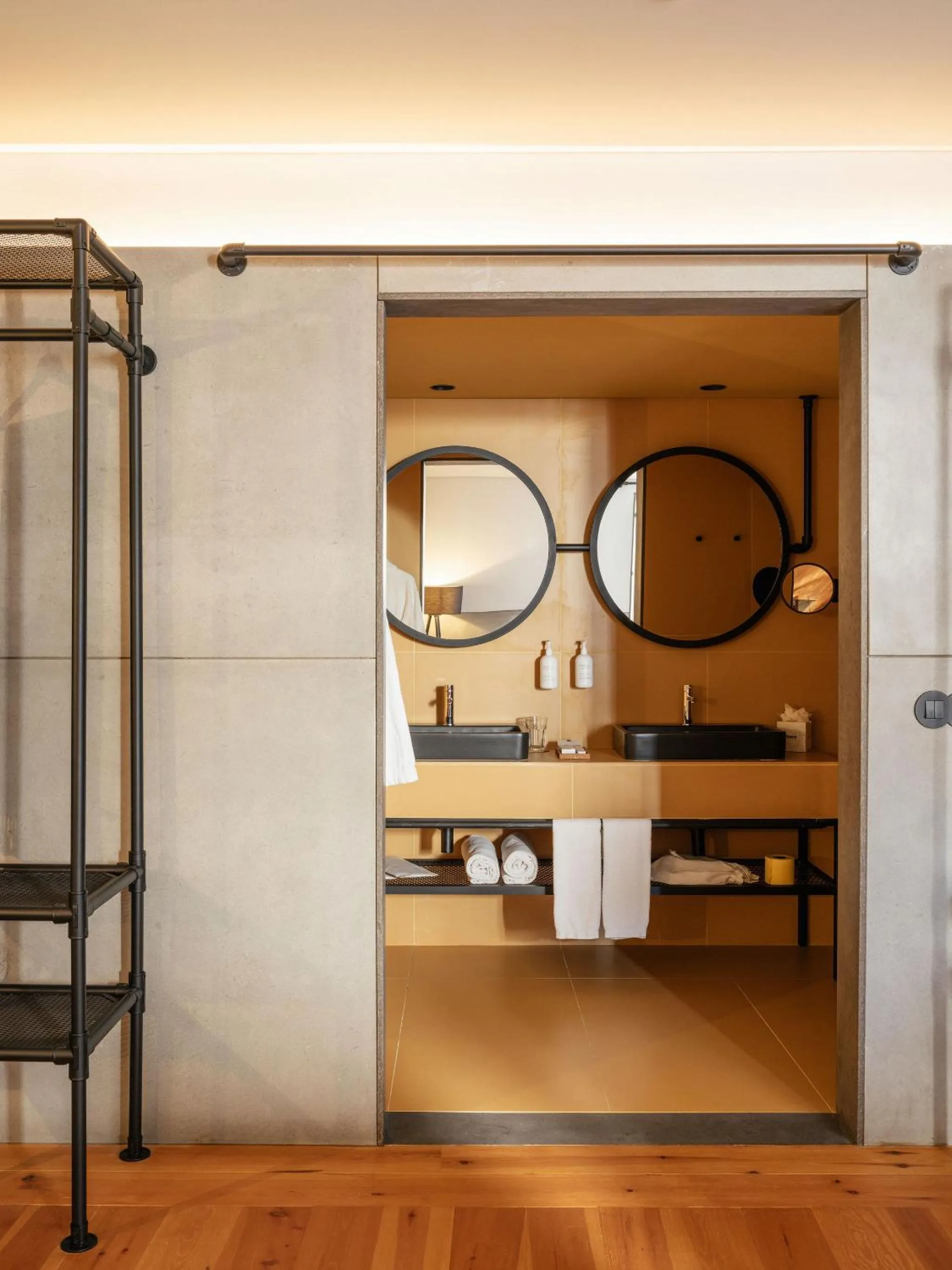 Bathroom in Inspira Santos Boutique Hotel