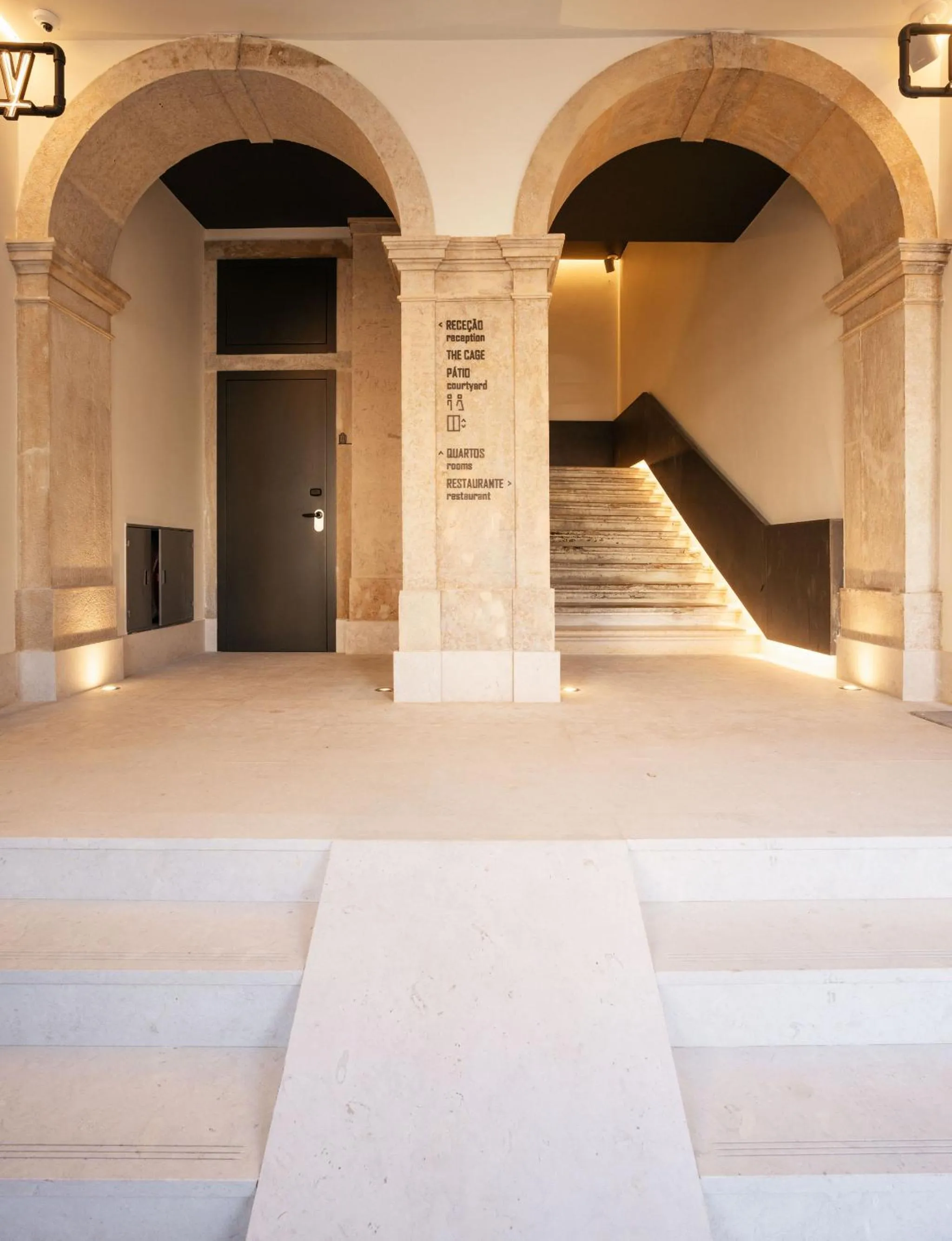 Facade/entrance in Inspira Santos Boutique Hotel