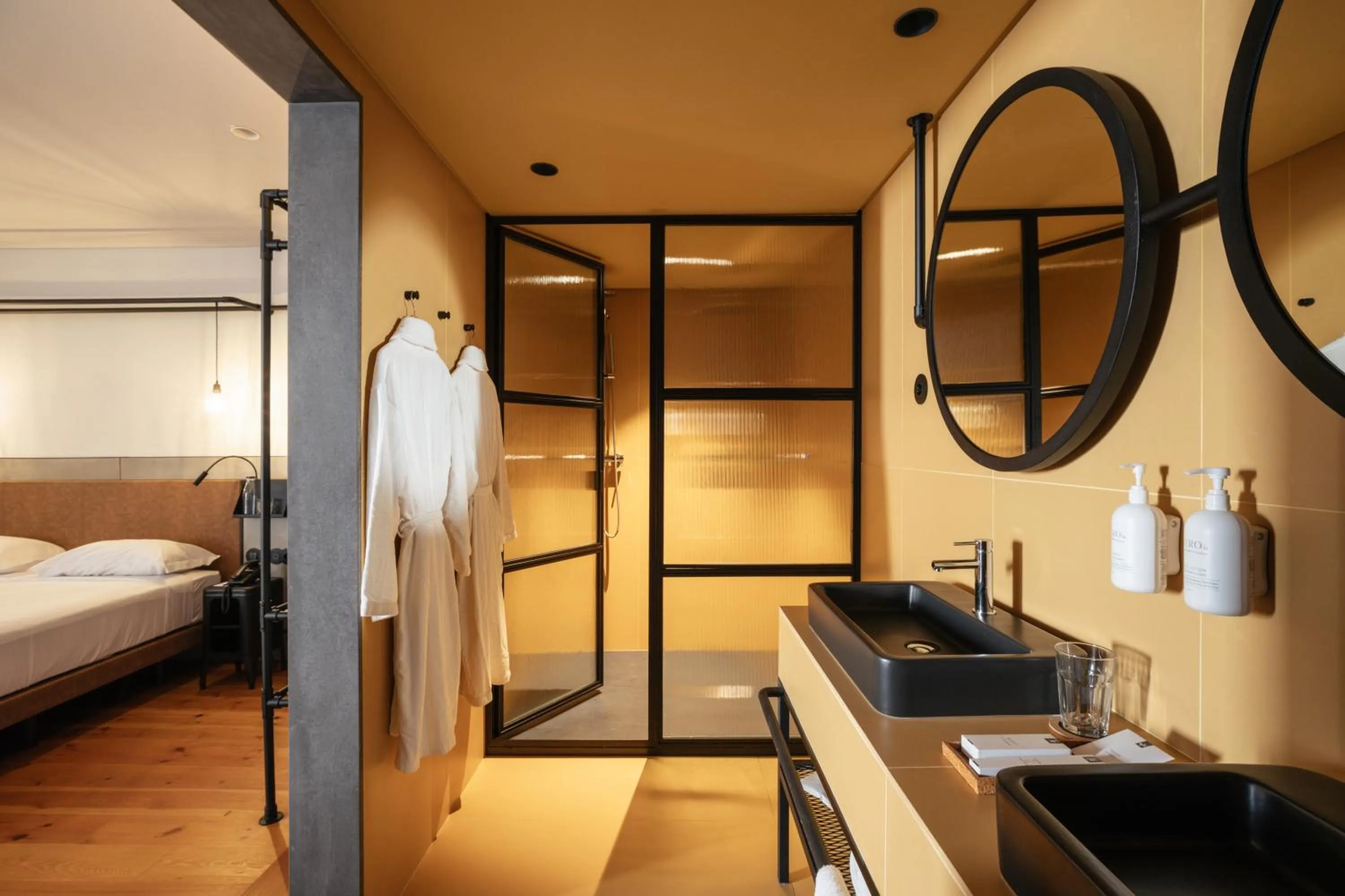 Bedroom, Bed in Inspira Santos Boutique Hotel