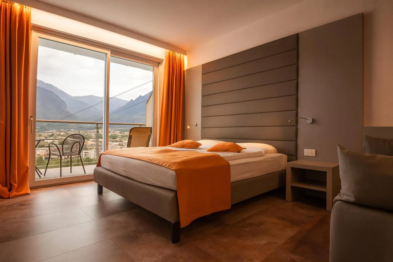 Bedroom, Bed in Hotel Benacus Panoramic