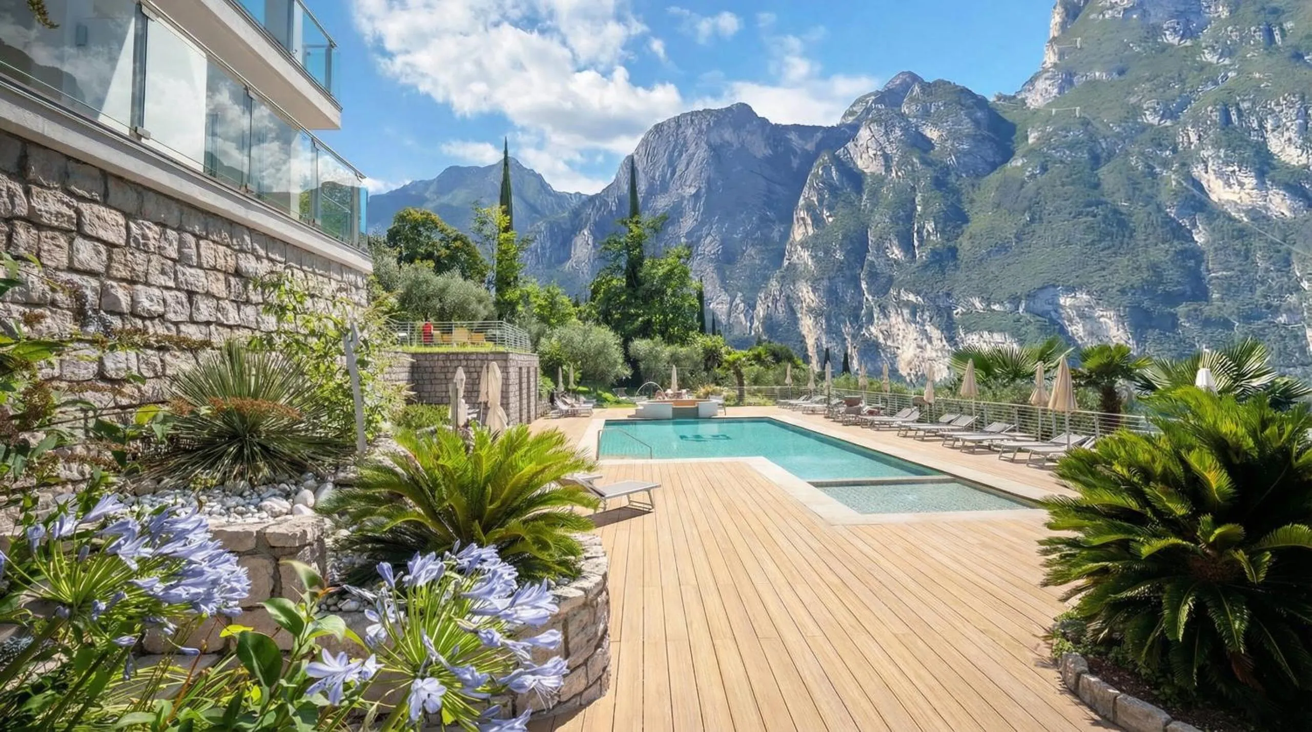 Property building in Hotel Benacus Panoramic