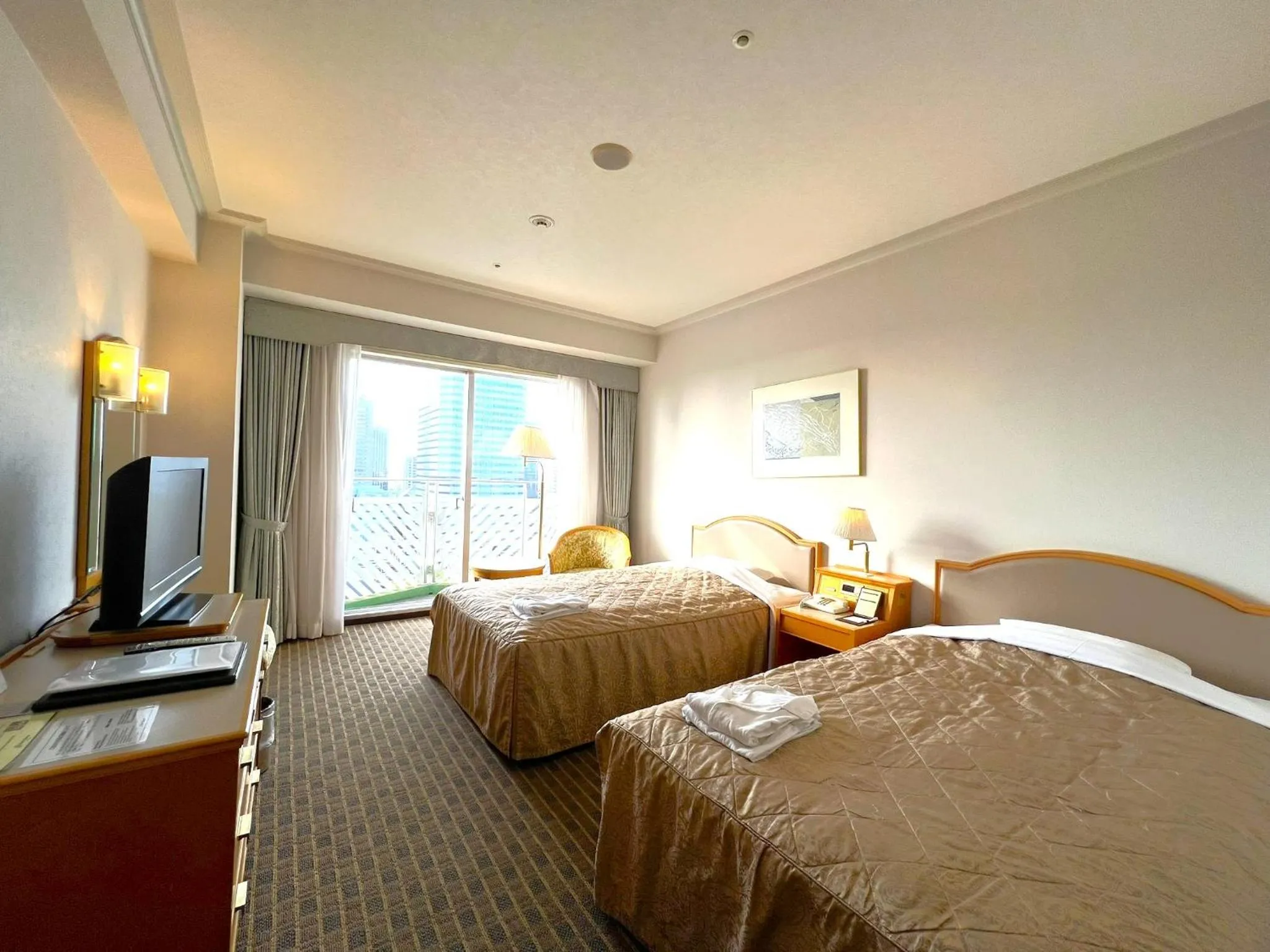 Photo of the whole room, Bed in Hotel Springs Makuhari