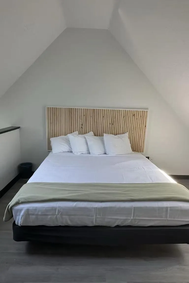 Bed in Harborside Suites