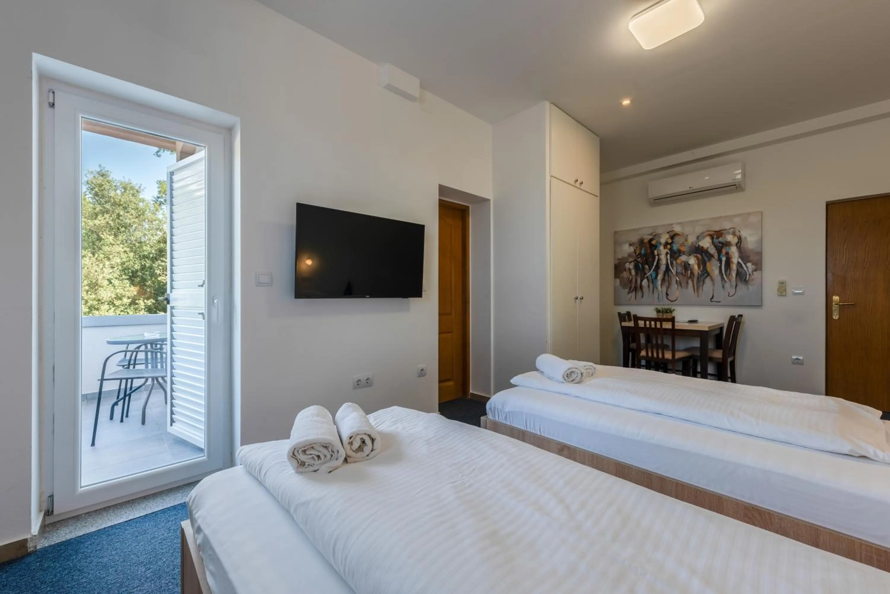 Bed in Aparthotel Plat