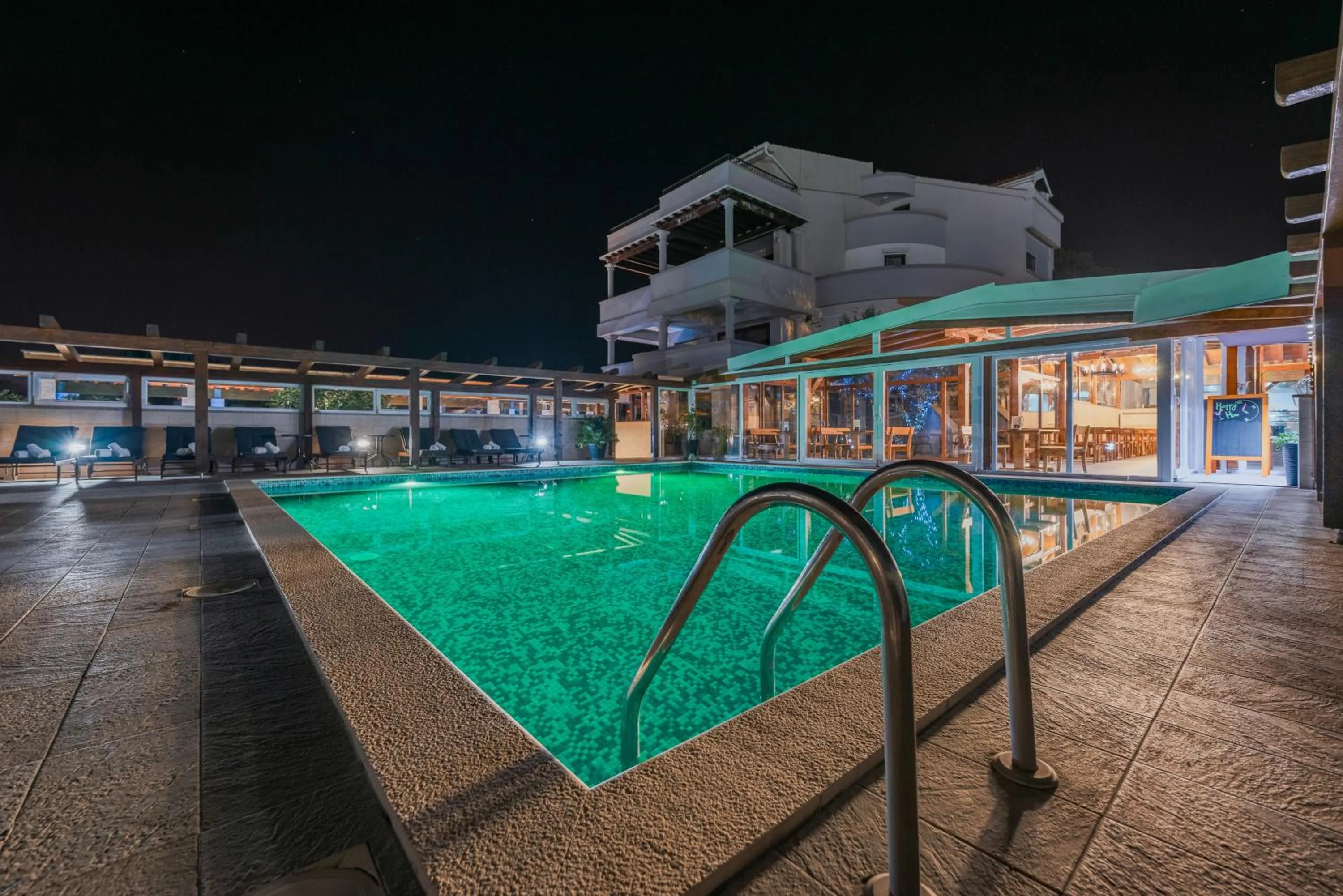 Night in Aparthotel Plat