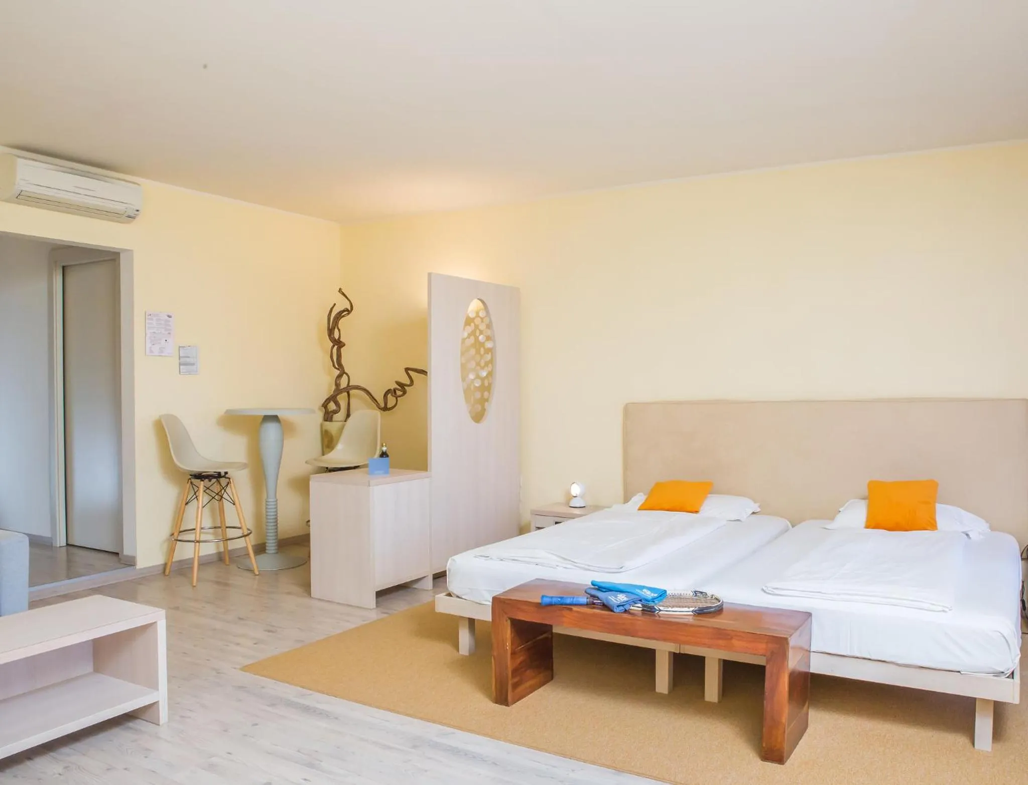 Photo of the whole room, Bed in Club Hotel Olivi - Tennis Center