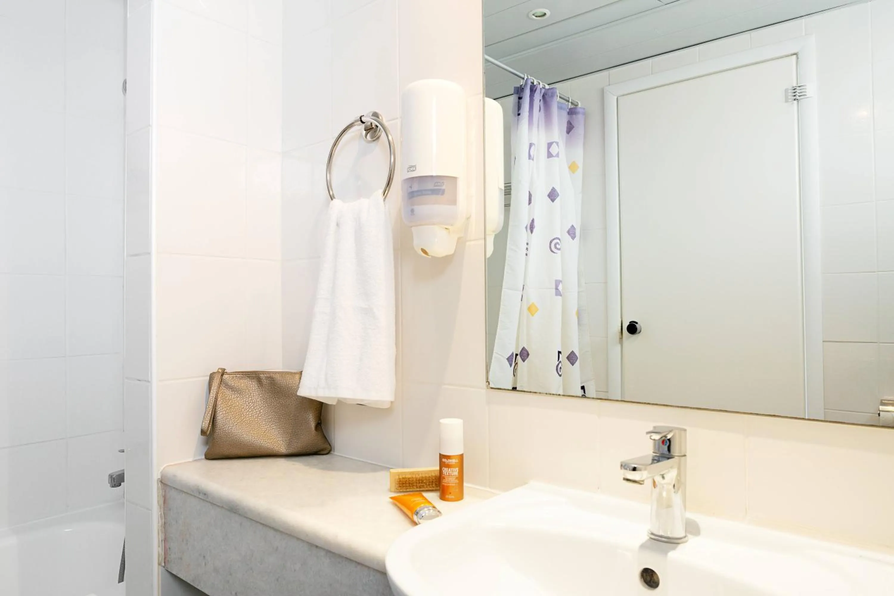 Bathroom in Cyprotel Faliraki