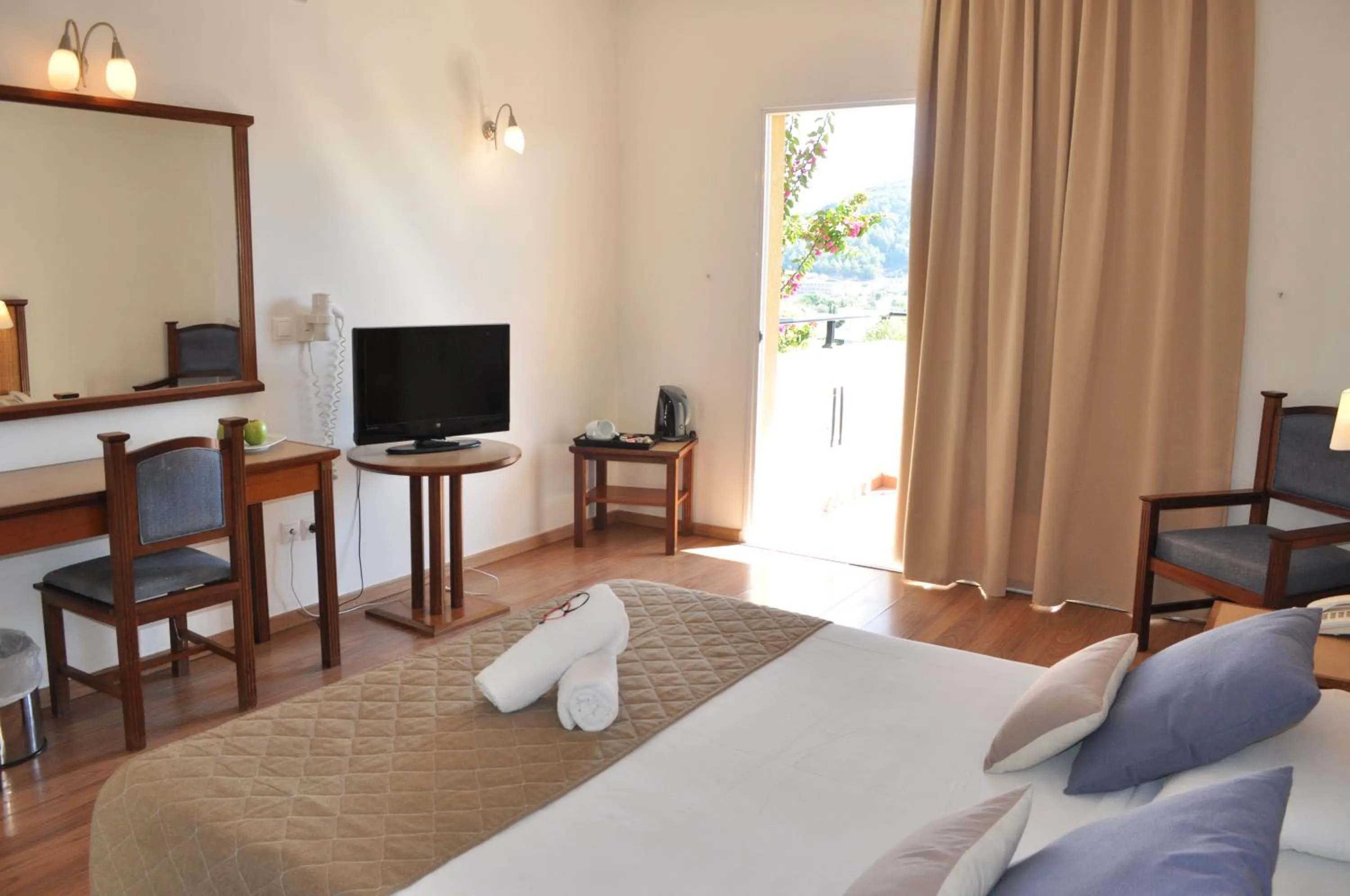 Photo of the whole room, Bed in Cyprotel Faliraki