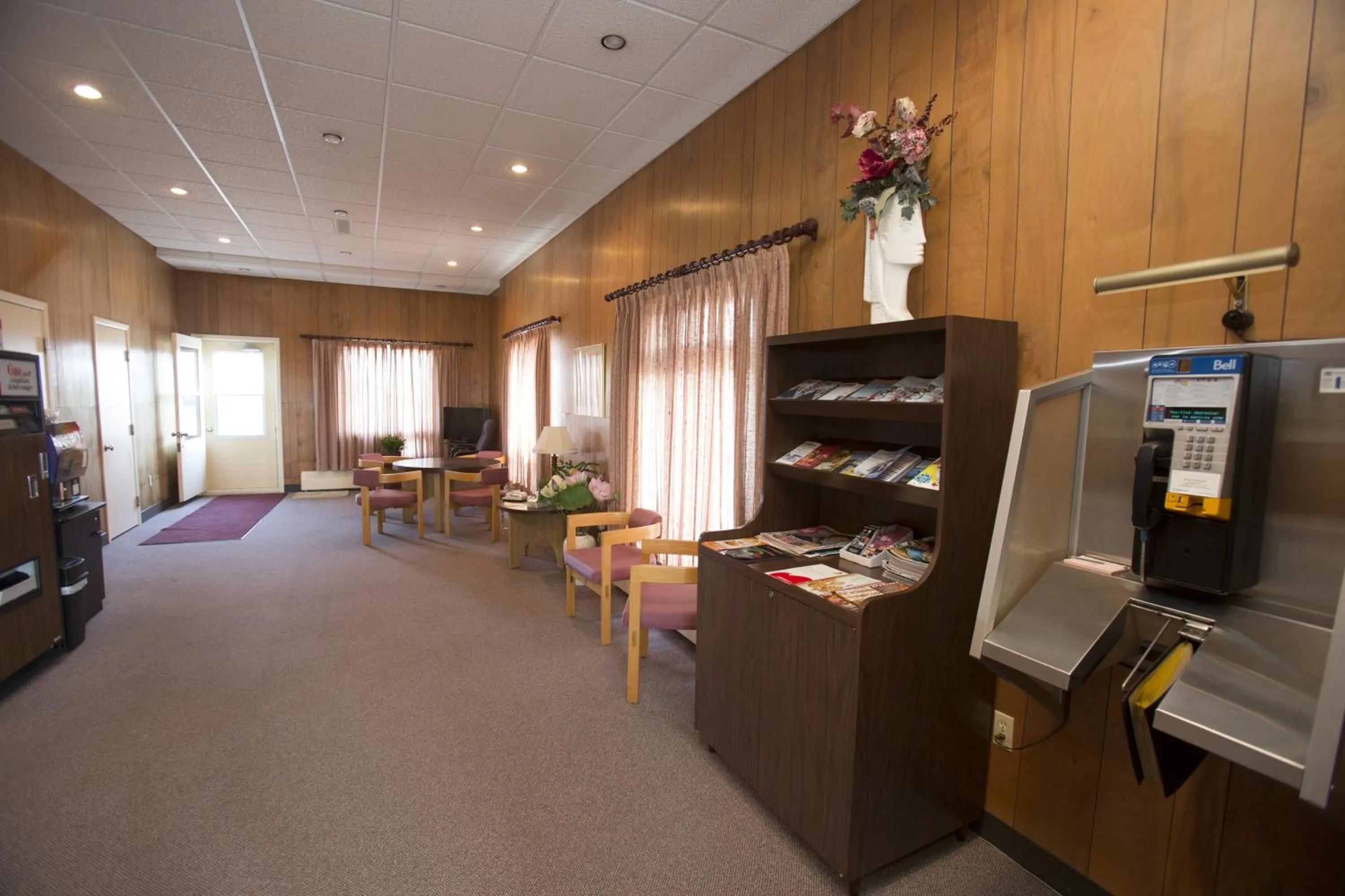Lobby or reception in Motel Vaudreuil