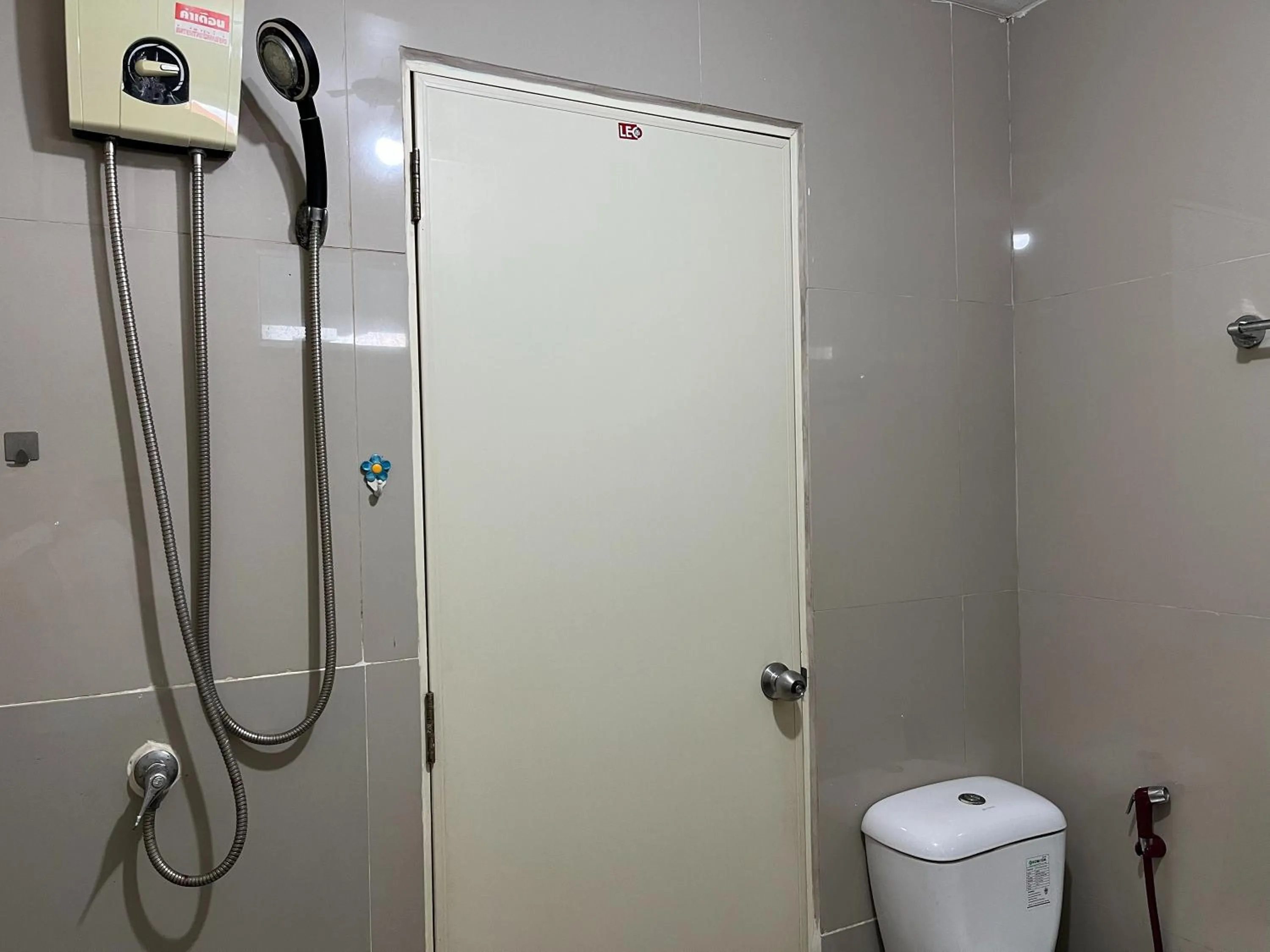 Bathroom in OSHO Lover's