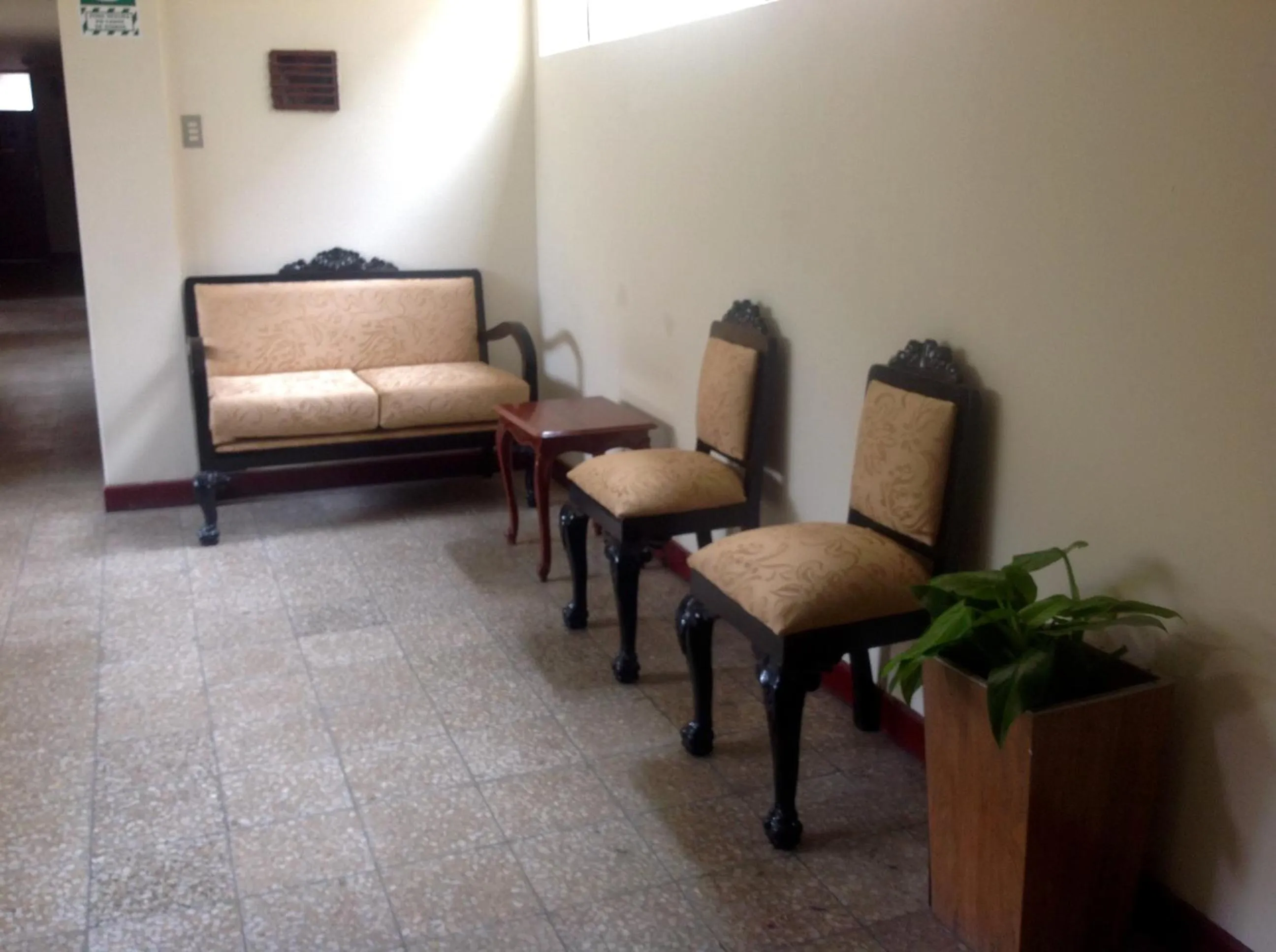 Decorative detail in Hotel Estación Central