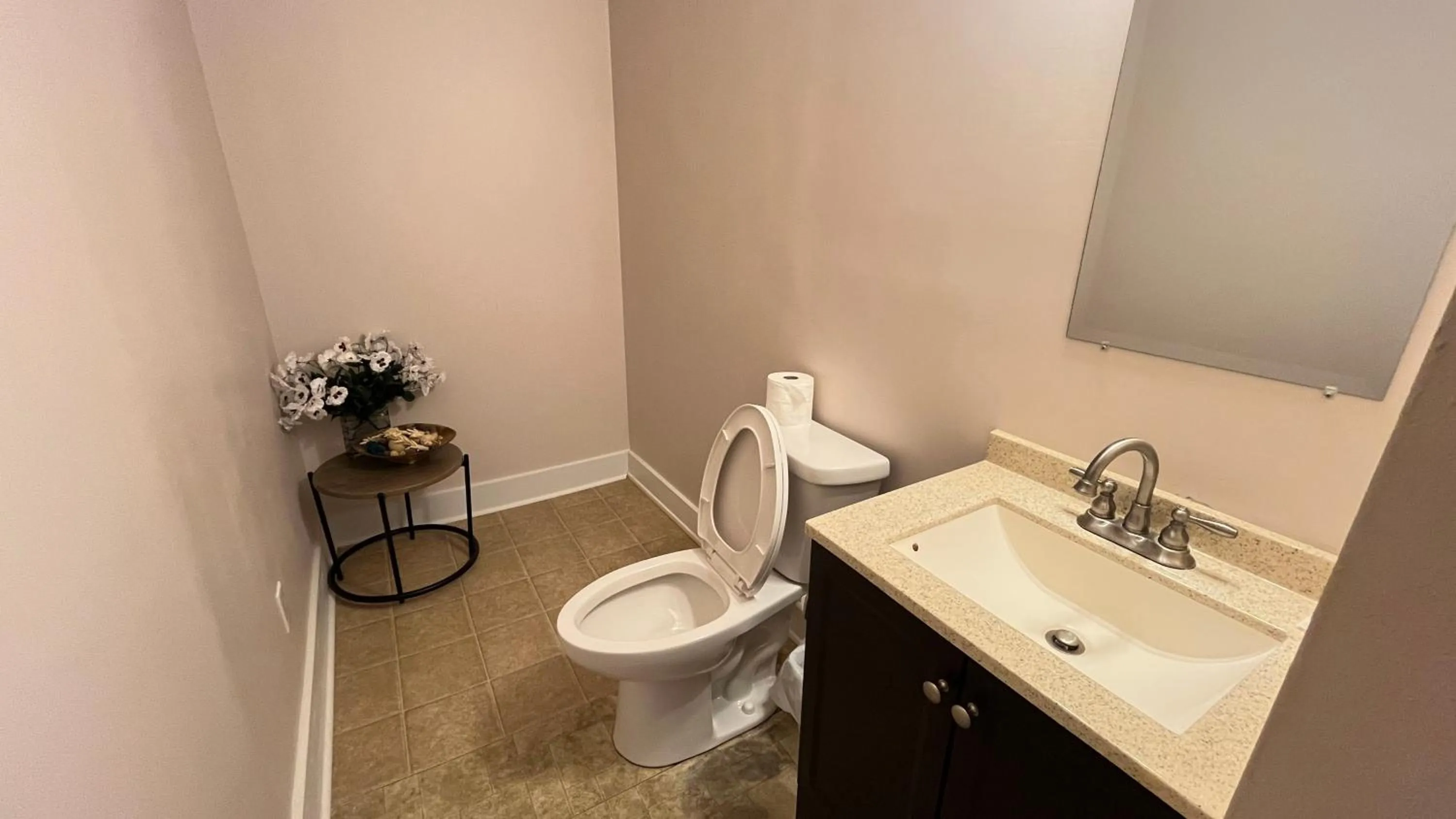 Admiral's Quay Motel & Suites