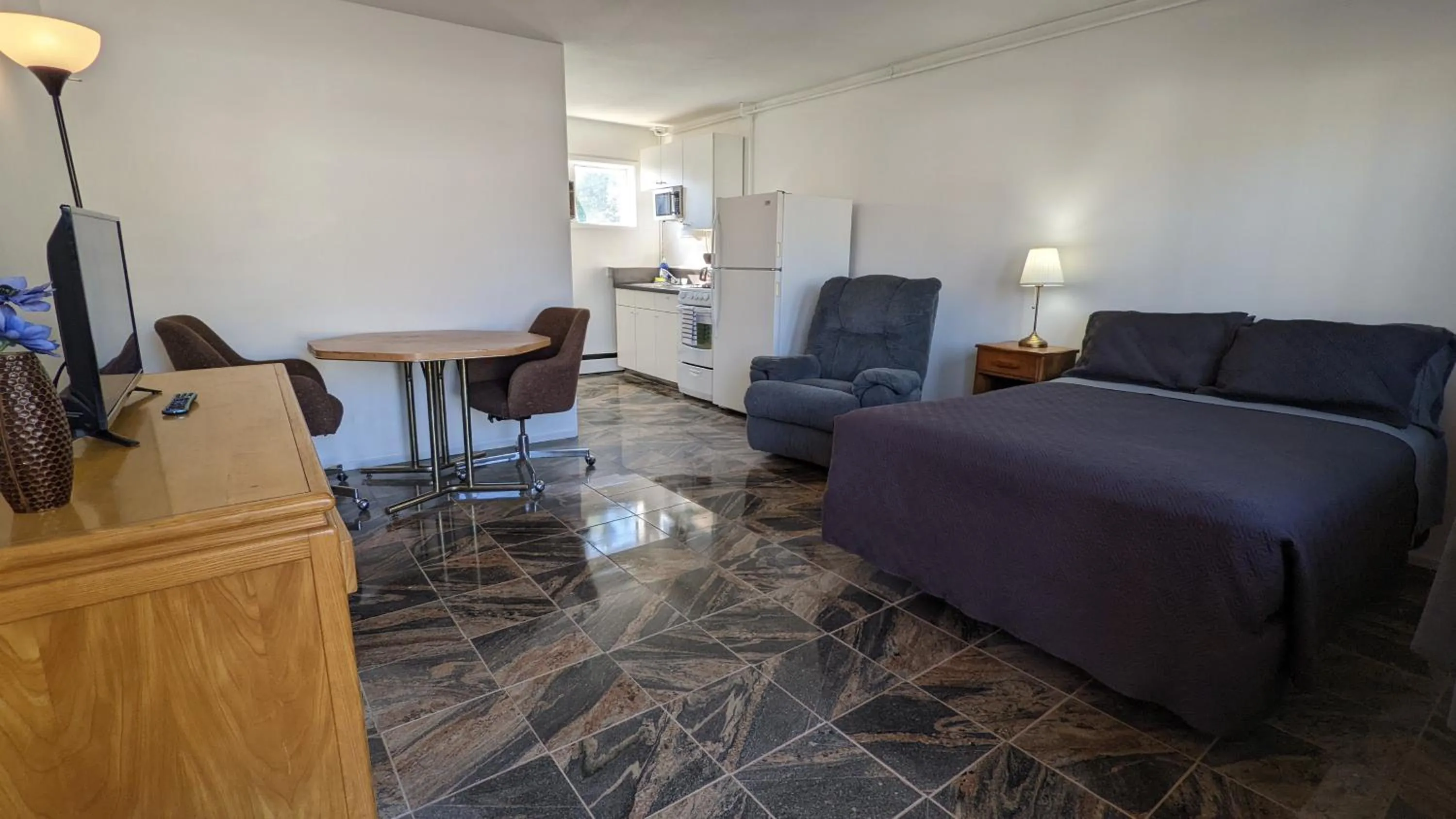 Deerview Lodge & Cabins - Princeton BC