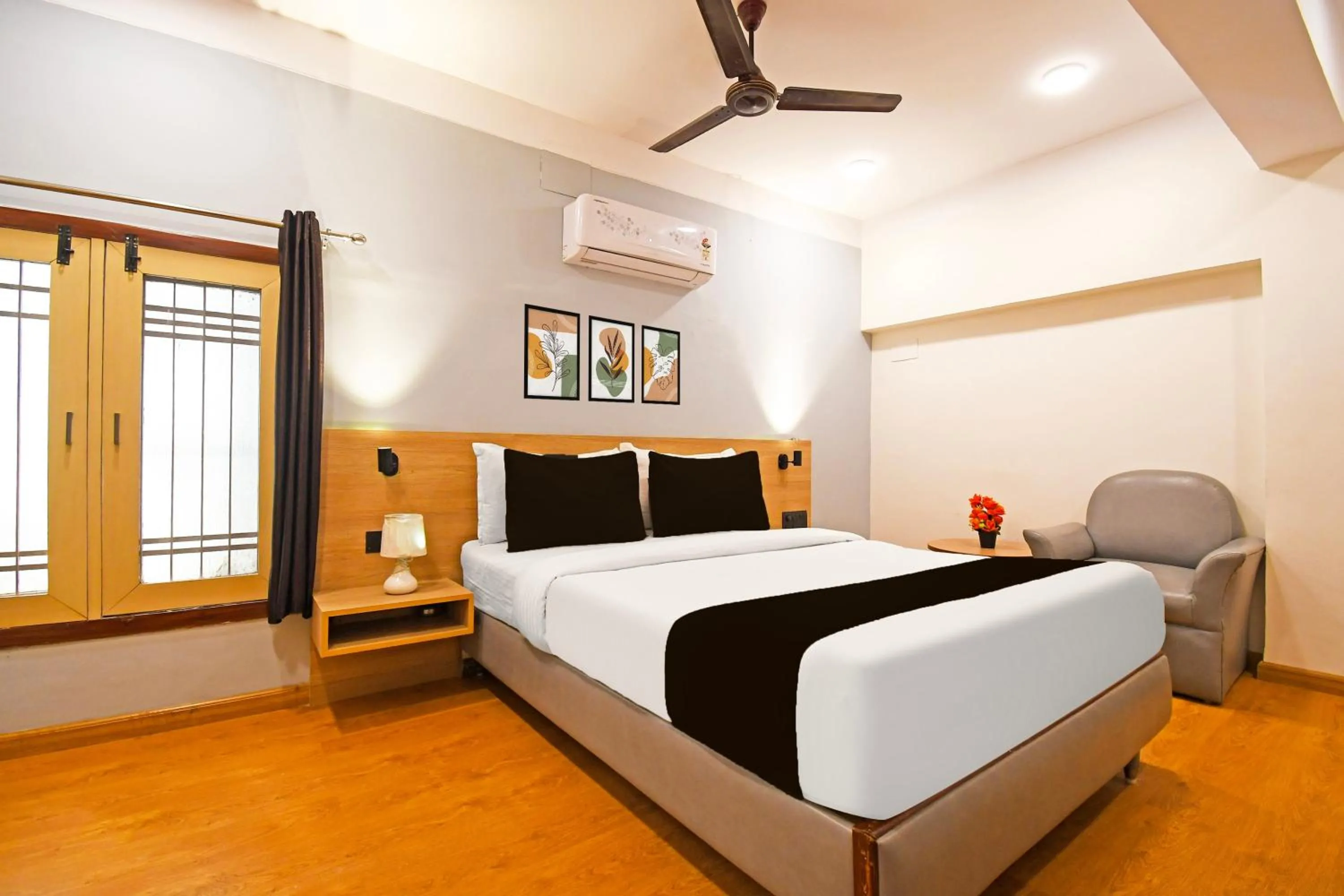 Small Single Room - single occupancy in Townhouse Hill Cart Road Siliguri