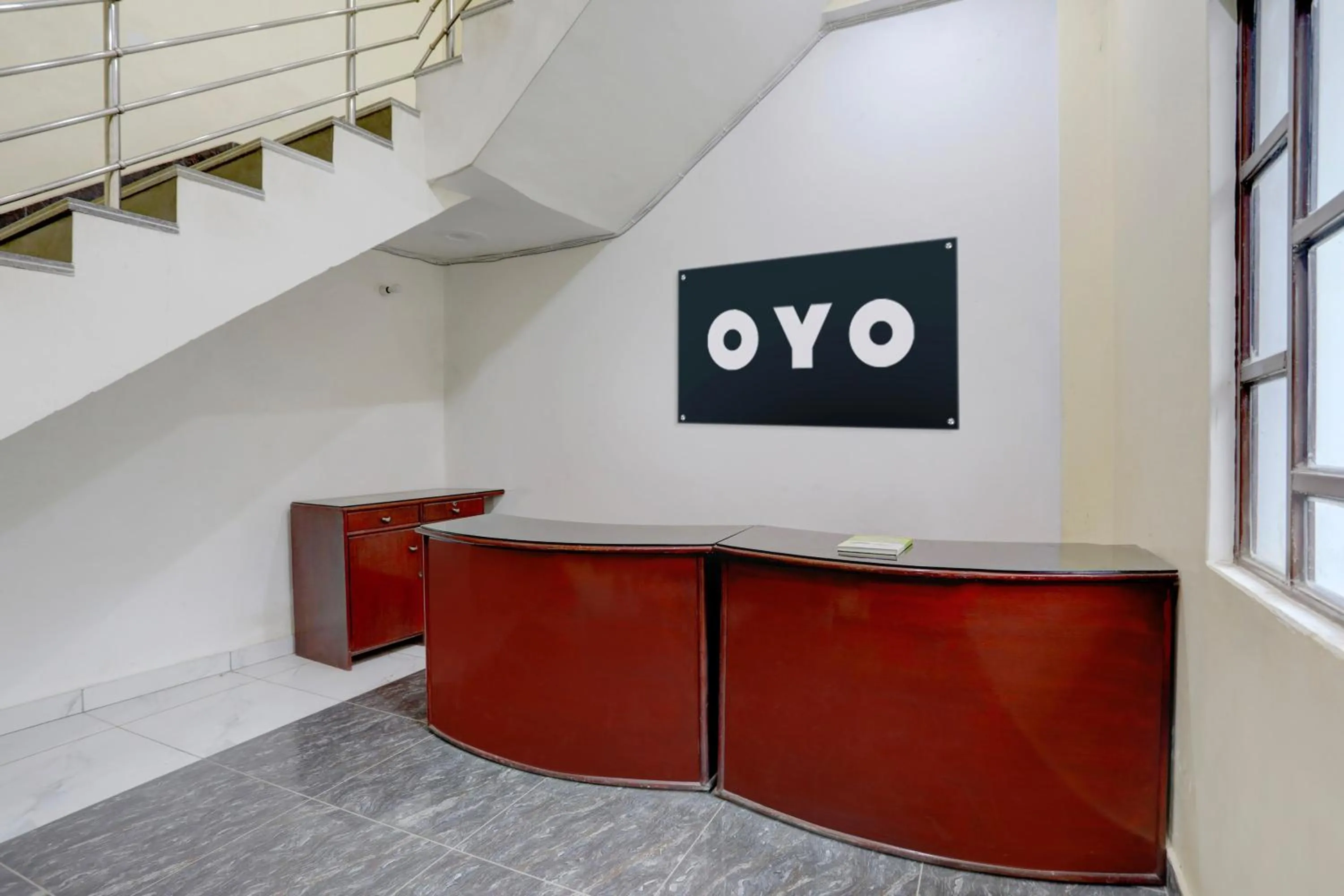 Lobby or reception in Hotel O by OYO Yatharth Inn Paying Guest House
