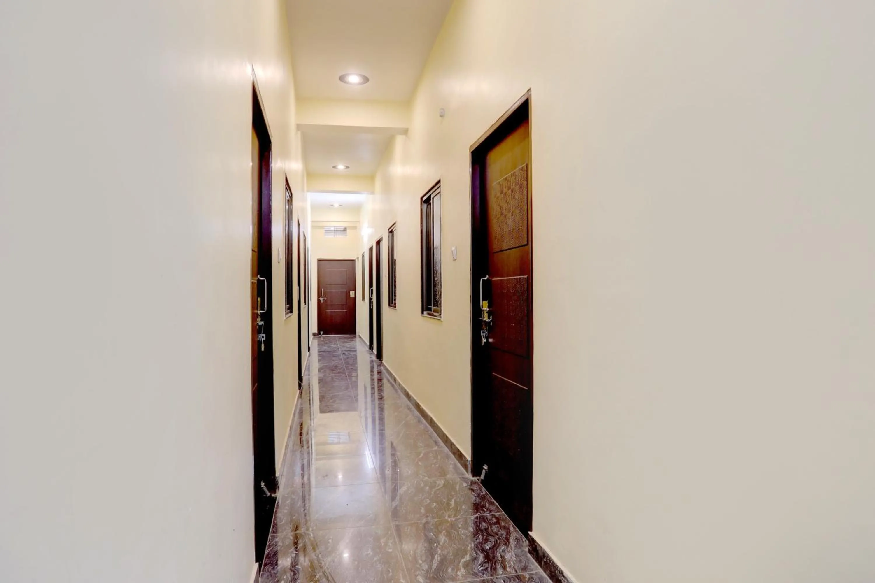 Lobby or reception in Hotel O by OYO Yatharth Inn Paying Guest House